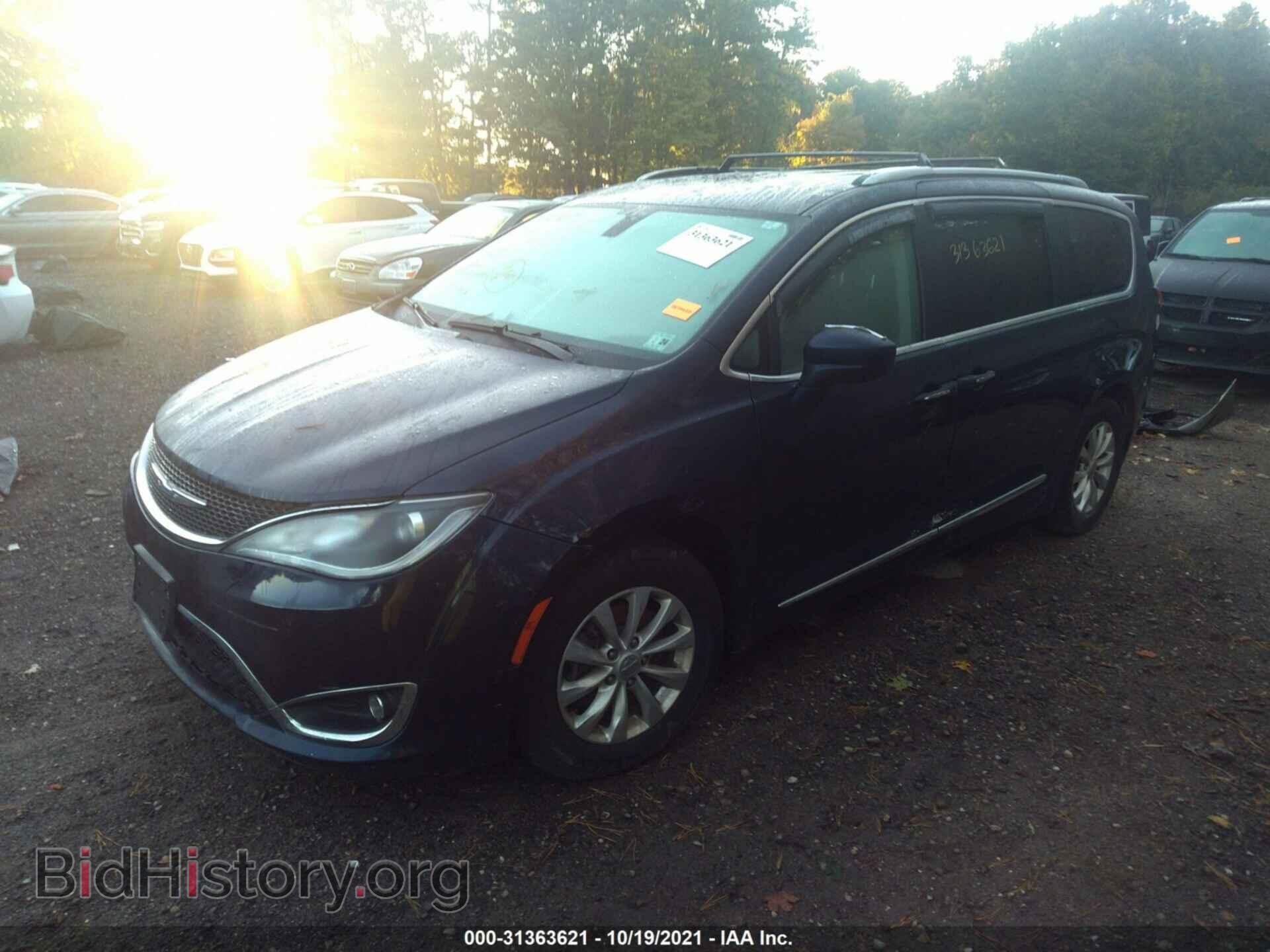 2019 CHRYSLER PACIFICA - VIN: 2C4RC1BG8KR523435 - Фото 2