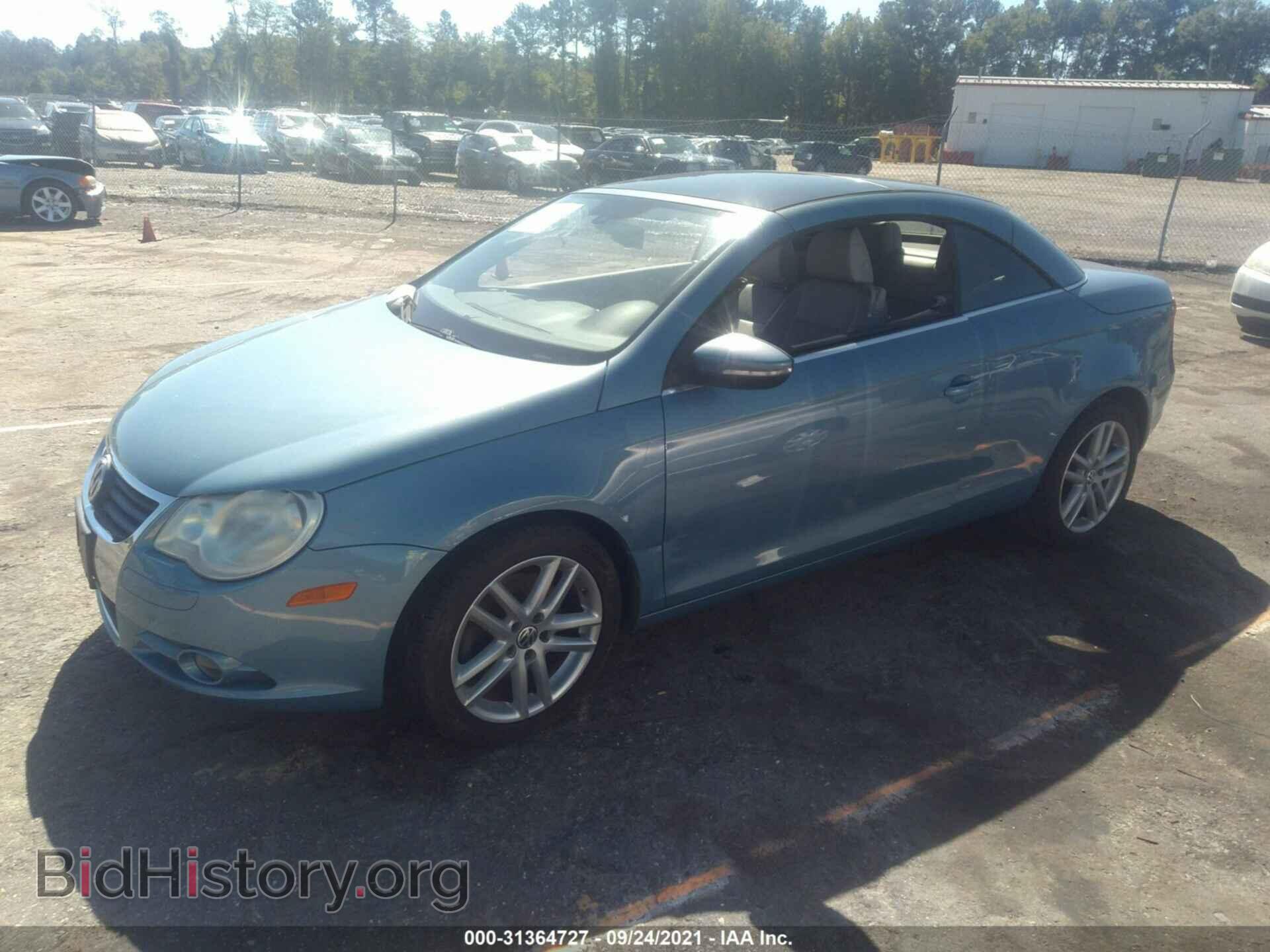 2009 VOLKSWAGEN EOS - VIN: WVWFA71FX9V016385 - Фото 2
