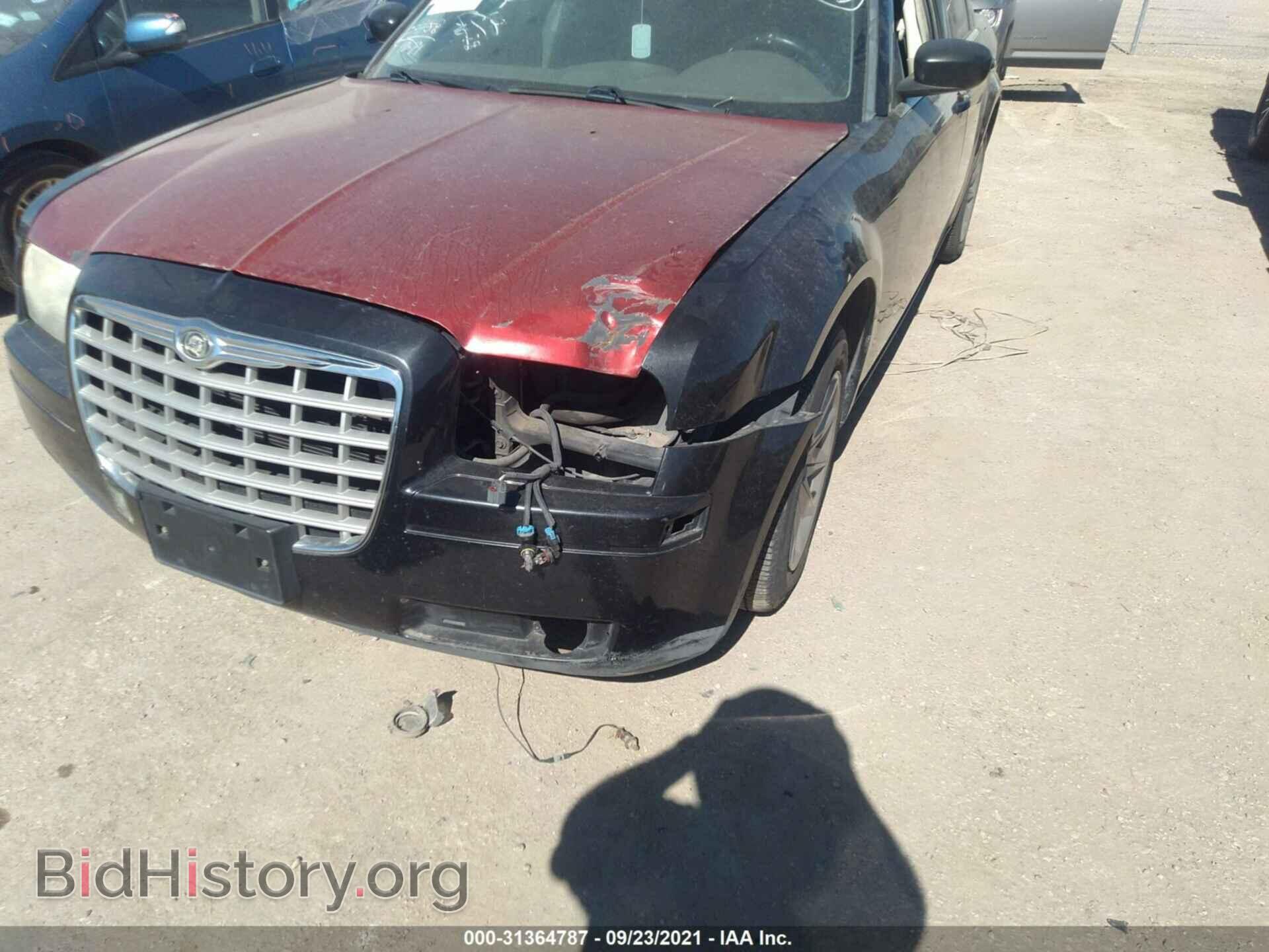 2008 CHRYSLER 300 - VIN: 2C3KA43R28H304367 - Фото 6