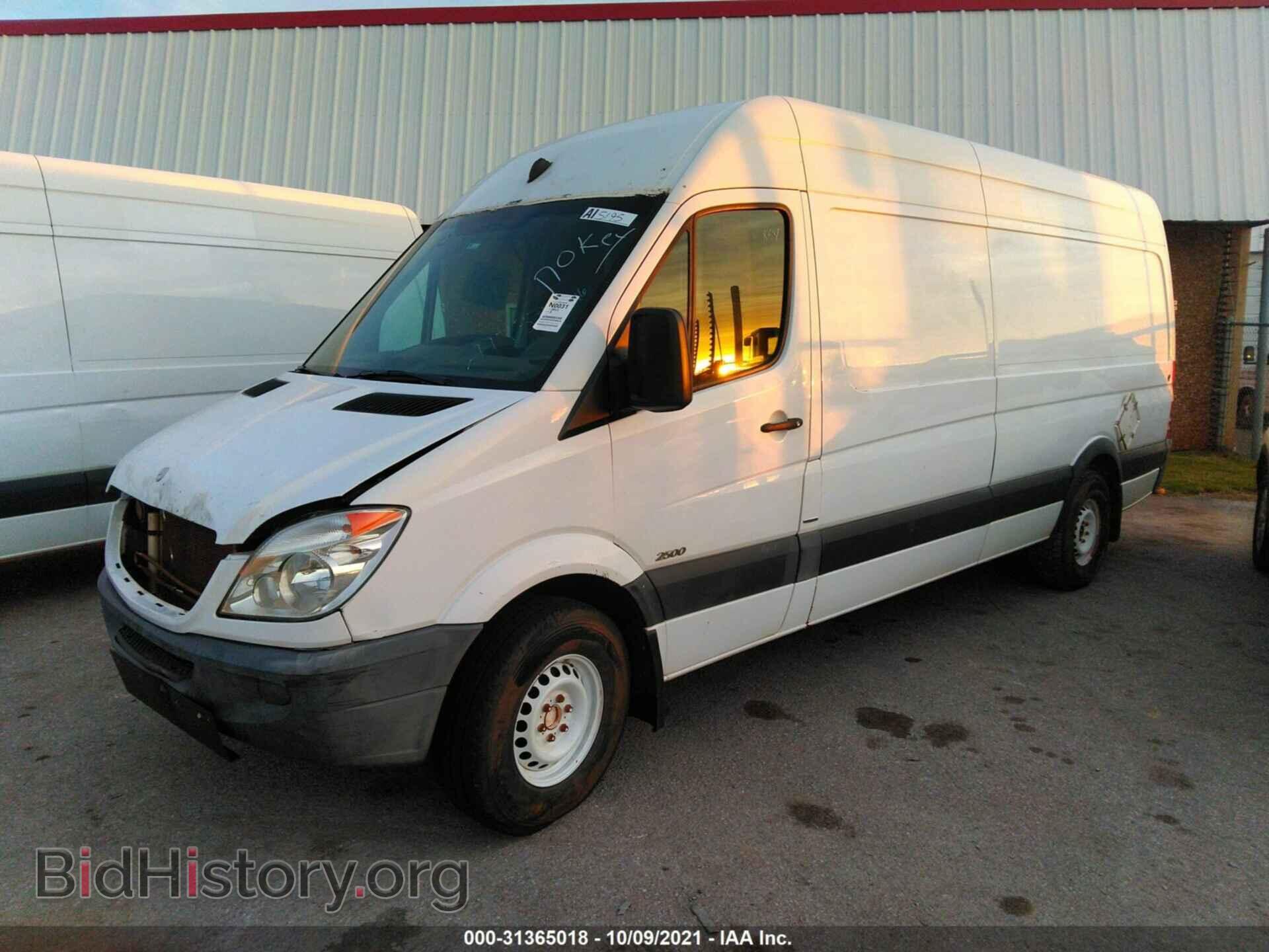2011 MERCEDES-BENZ SPRINTER CARGO VANS - VIN: WD3PE8CB5B5588618 - Фото 2