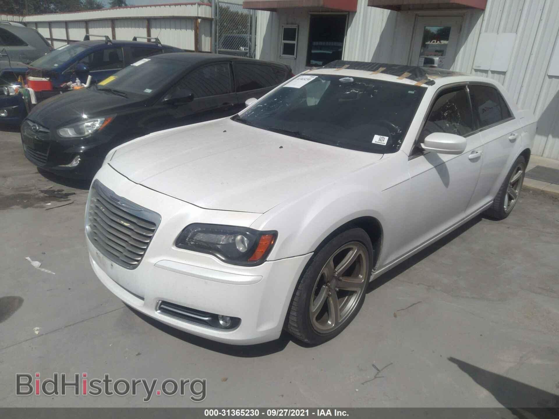 2014 CHRYSLER 300 - VIN: 2C3CCABG4EH165030 - Фото 2
