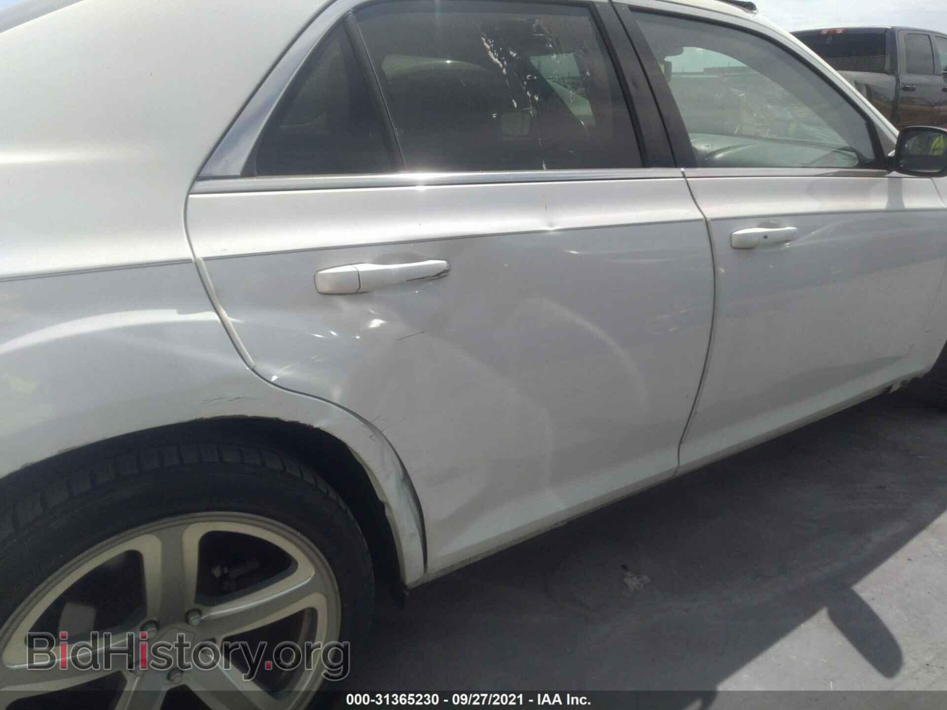 2014 CHRYSLER 300 - VIN: 2C3CCABG4EH165030 - Фото 6