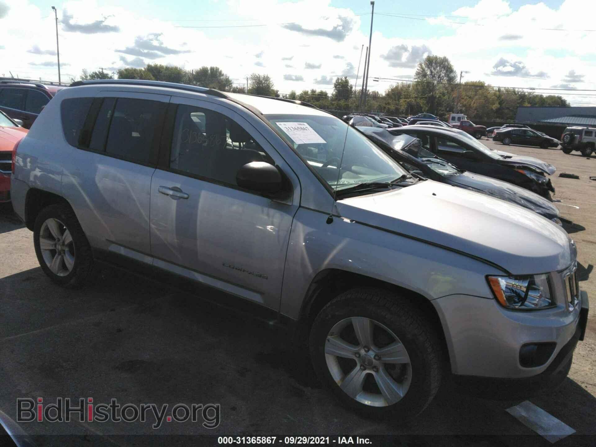 Фотография 1J4NF1FBXBD258034 - JEEP COMPASS 2011