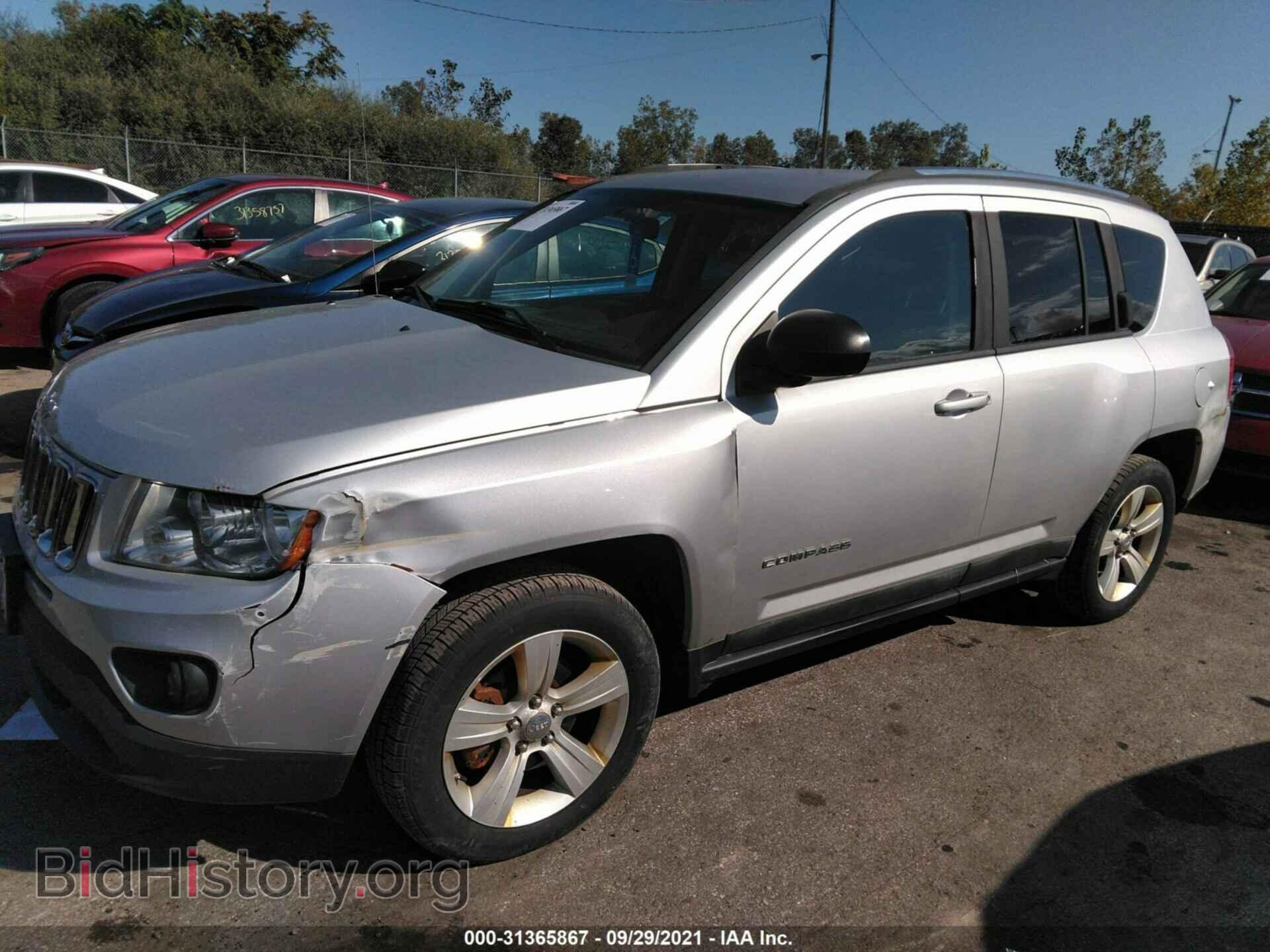 2011 JEEP COMPASS - VIN: 1J4NF1FBXBD258034 - Photo 2