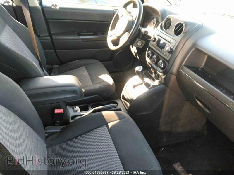 2011 Jeep COMPASS (VIN 1J4NF1FBXBD258034) — photo 5 of 11