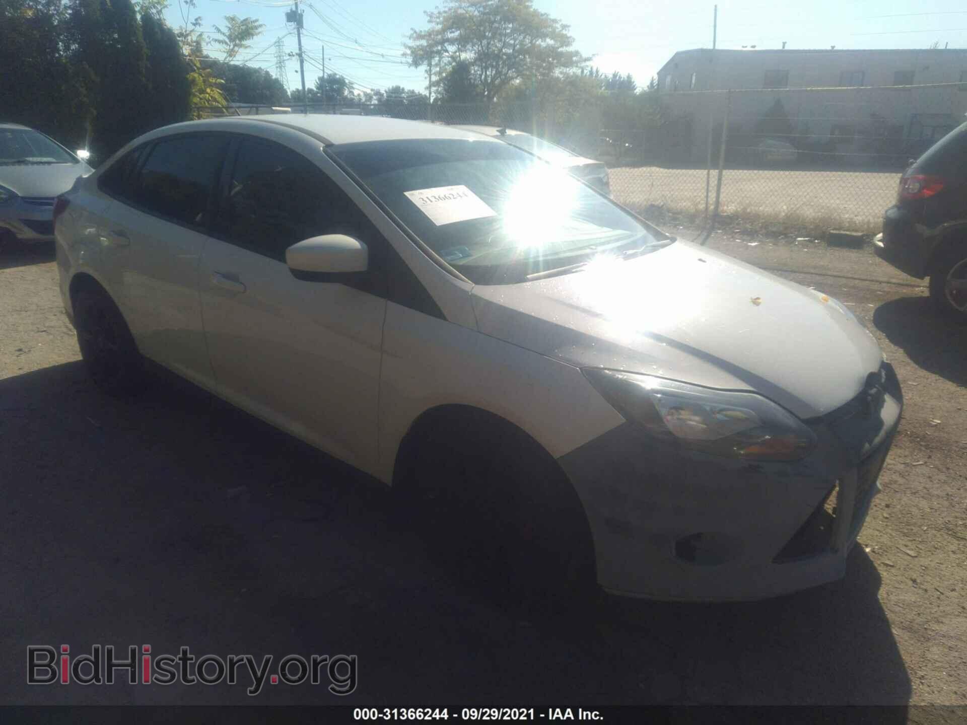 Photo 1FAHP3F23CL290963 - FORD FOCUS 2012