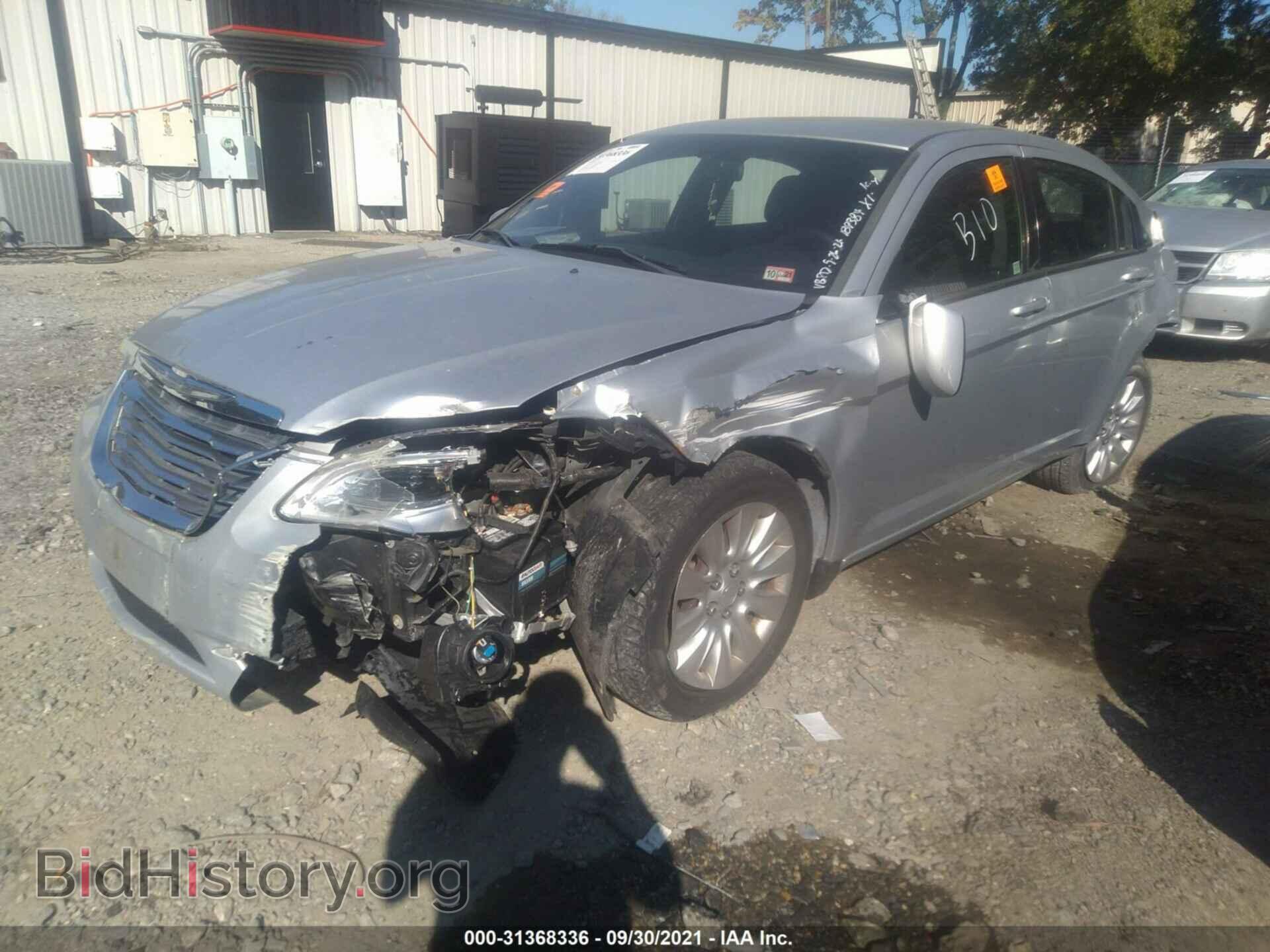 2012 CHRYSLER 200 - VIN: 1C3CCBAB9CN292632 - Photo 2