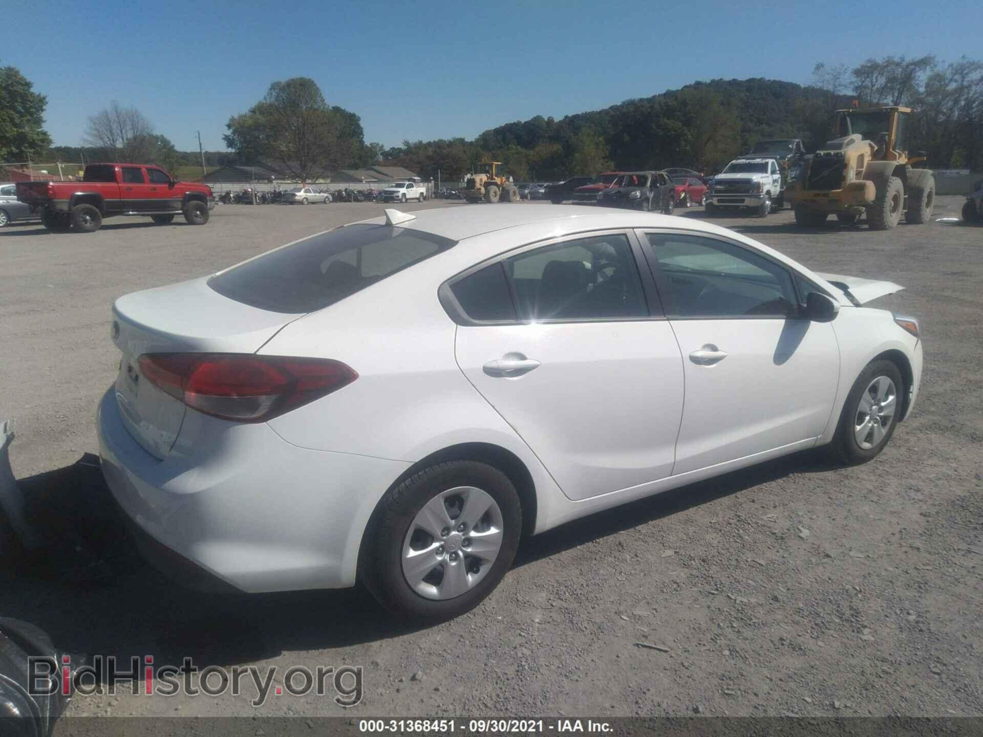 2017 KIA FORTE - VIN: 3KPFK4A72HE027615 - Фото 4