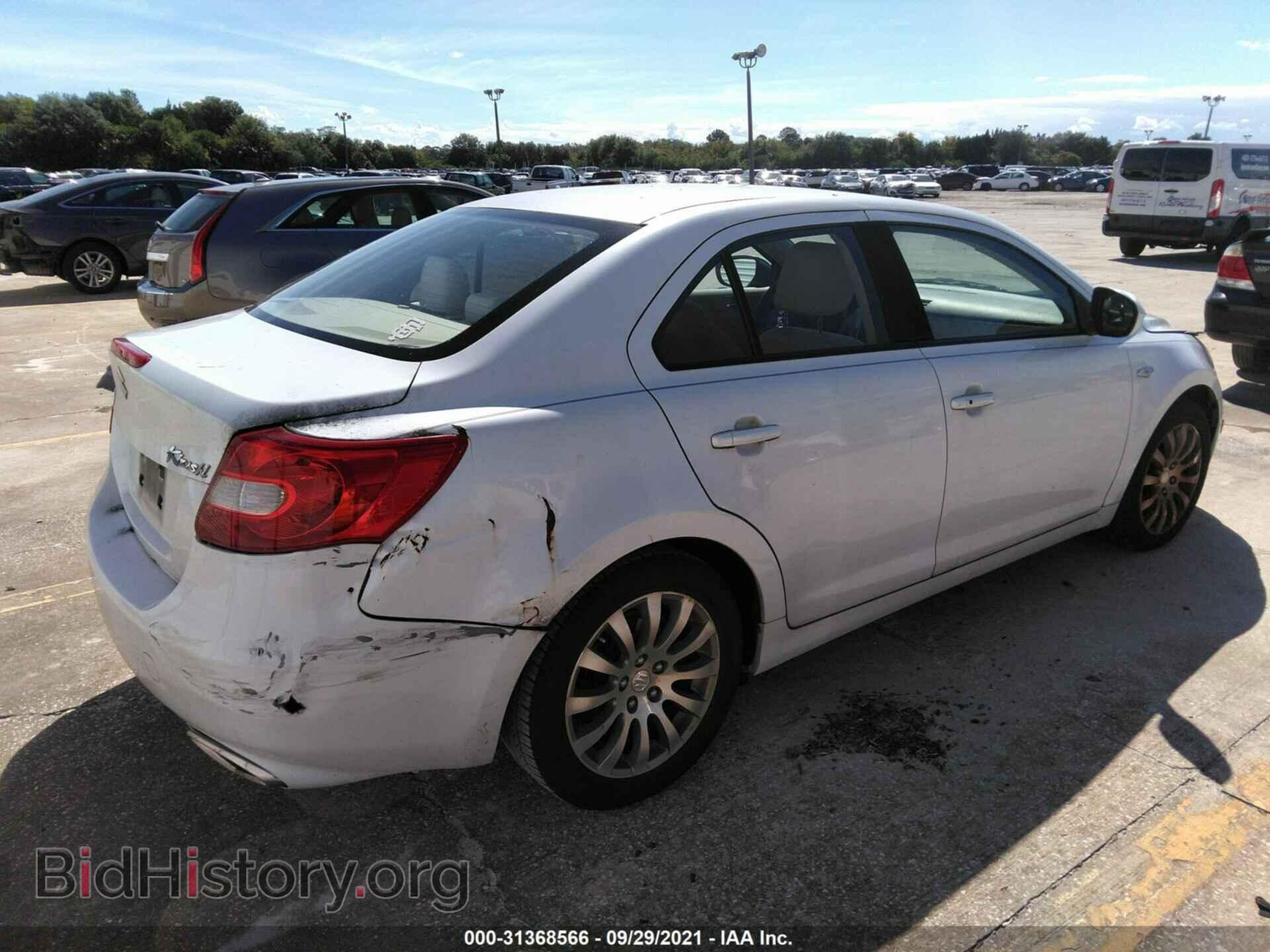 2010 SUZUKI KIZASHI - VIN: JS2RE9A34A6101357 - Photo 4