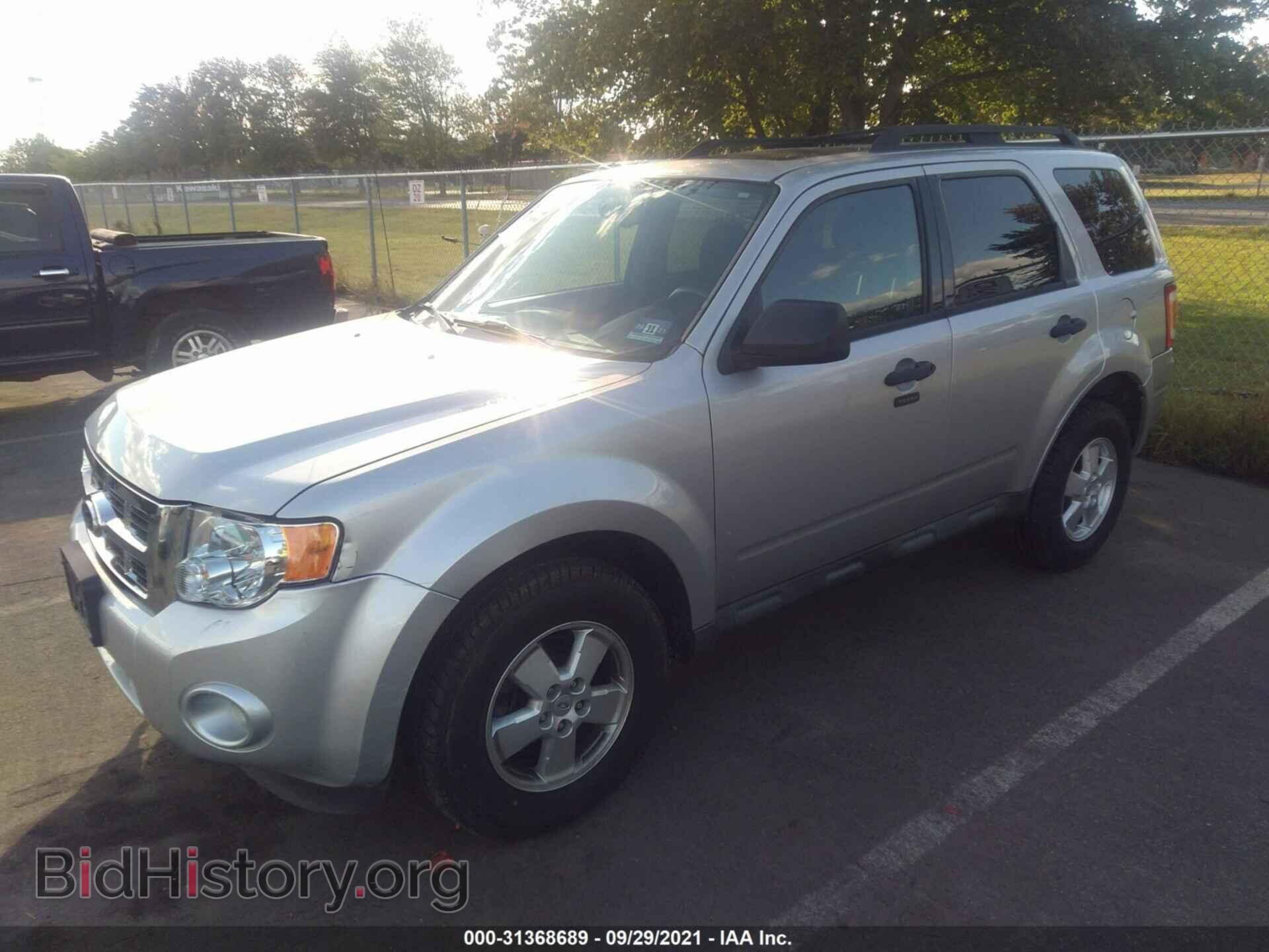 2011 FORD ESCAPE - VIN: 1FMCU9D79BKA16116 - Фото 2