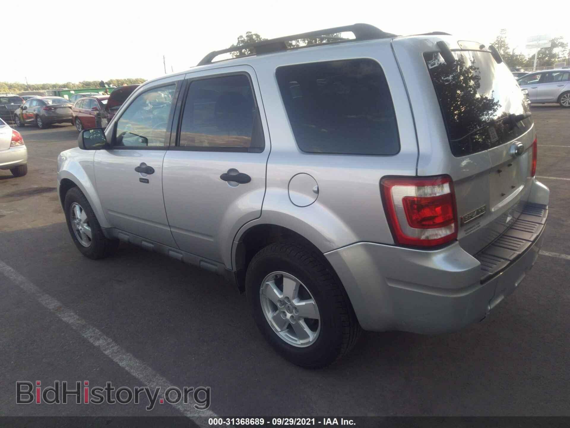 2011 FORD ESCAPE - VIN: 1FMCU9D79BKA16116 - Фото 3