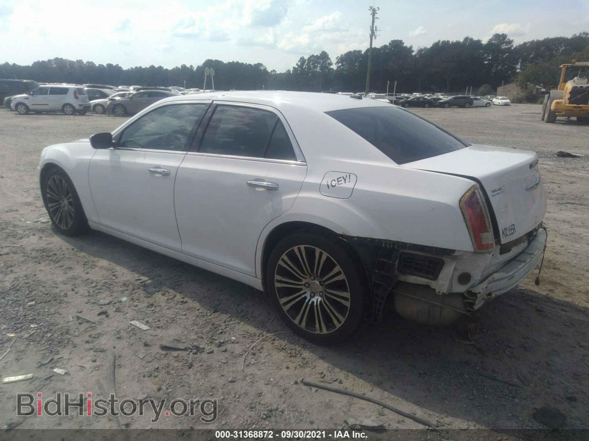 2013 CHRYSLER 300 - VIN: 2C3CCAETXDH568923 - Photo 3