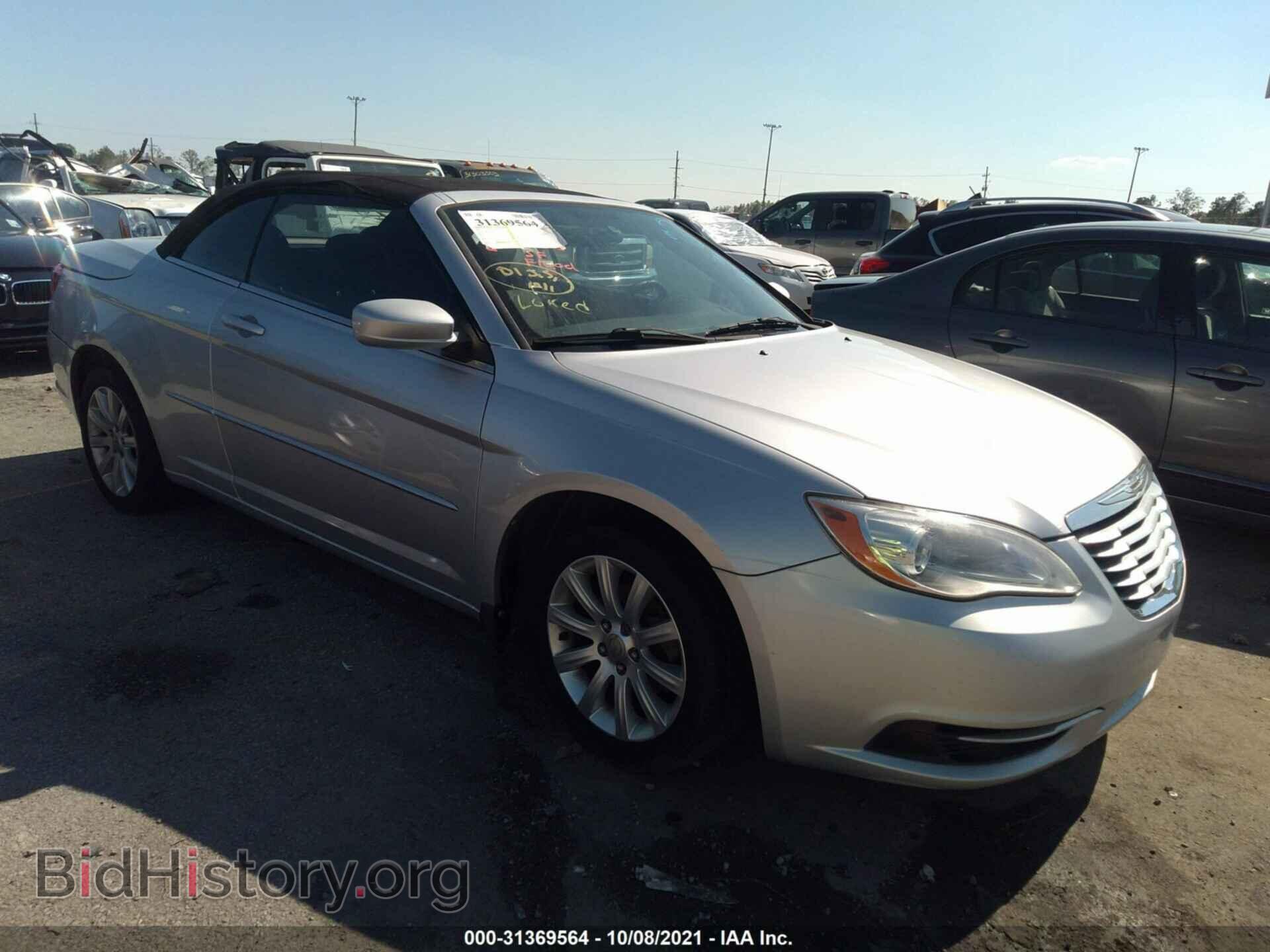 Photo 1C3BC2EG1BN537620 - CHRYSLER 200 2011