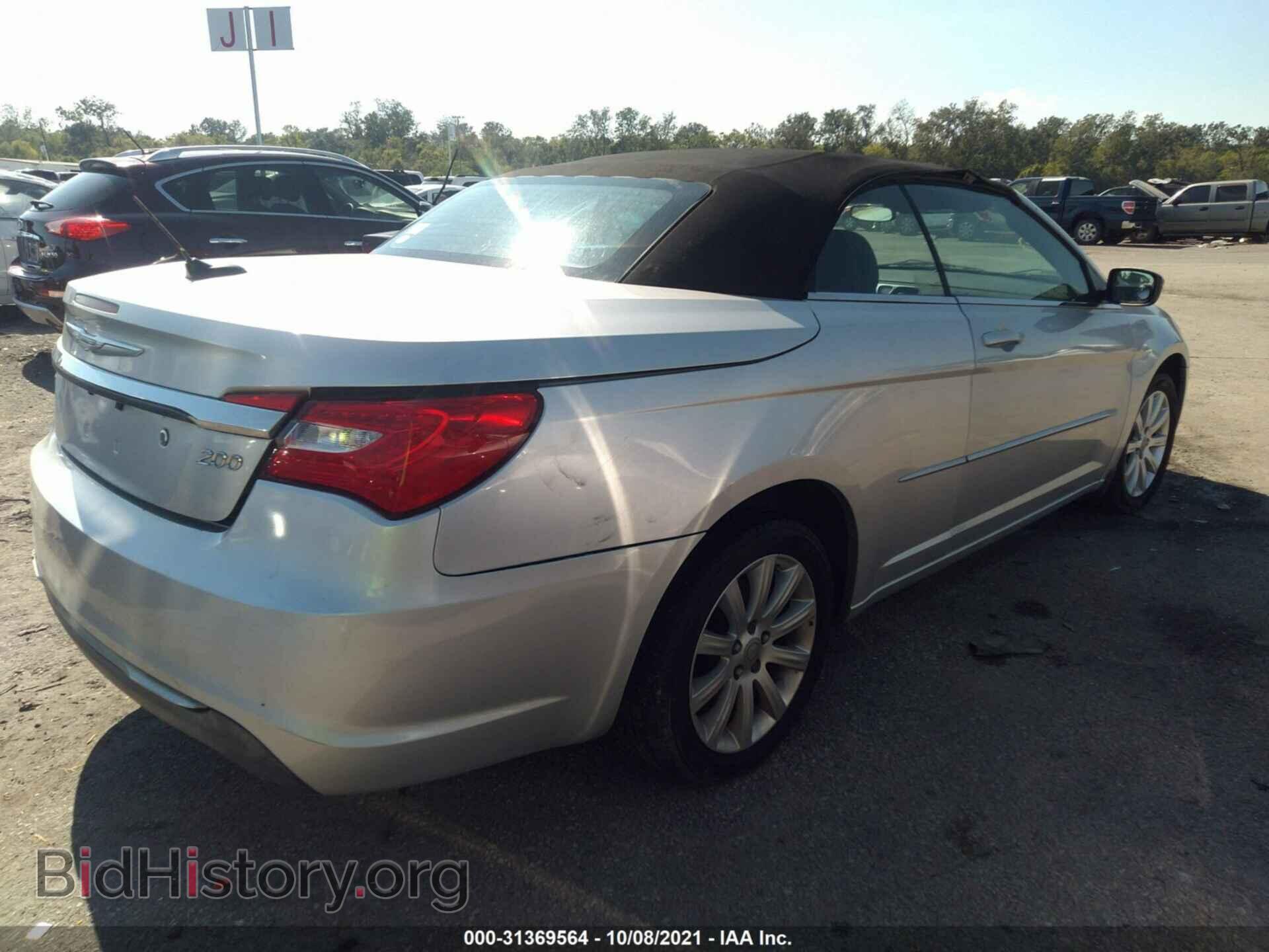 2011 CHRYSLER 200 - VIN: 1C3BC2EG1BN537620 - Фото 4