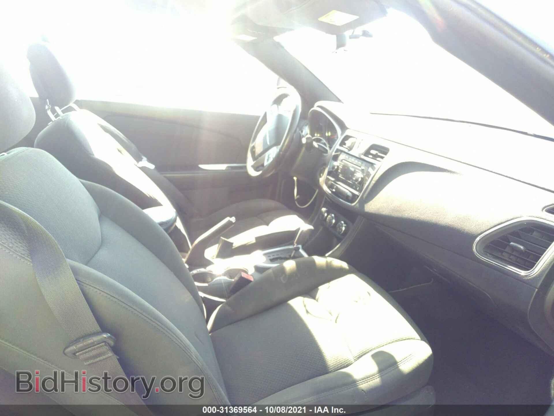 2011 CHRYSLER 200 - VIN: 1C3BC2EG1BN537620 - Фото 5