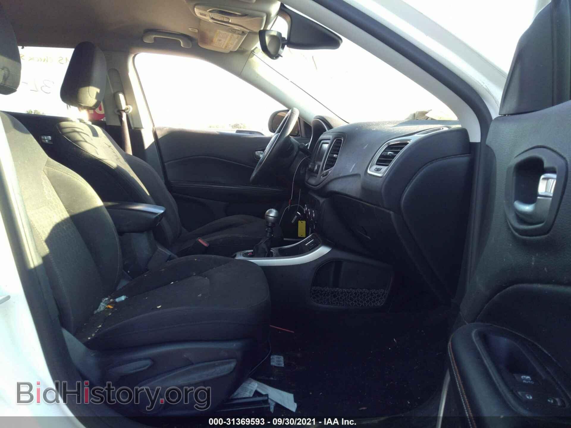 2018 JEEP COMPASS - VIN: 3C4NJCAB2JT145095 - Фото 5