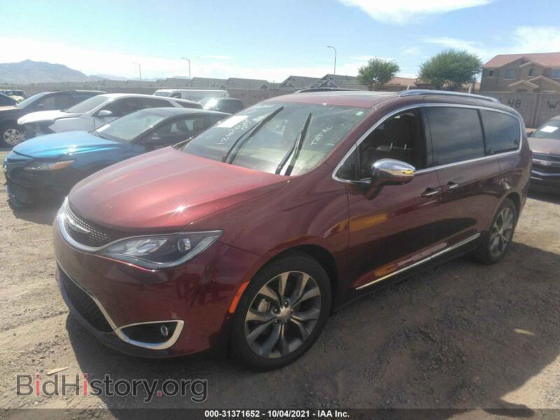 2018 Chrysler PACIFICA (VIN 2C4RC1GG8JR261116) — photo 2 of 11