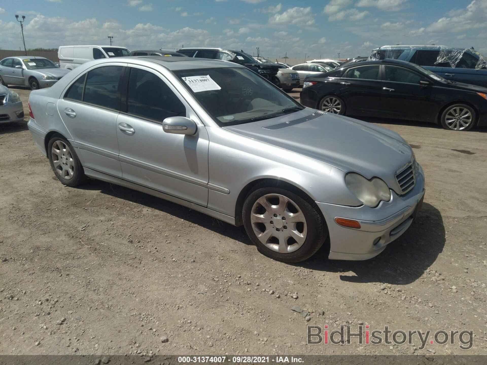 Photo WDBRF54H96A855803 - MERCEDES-BENZ C-CLASS 2006