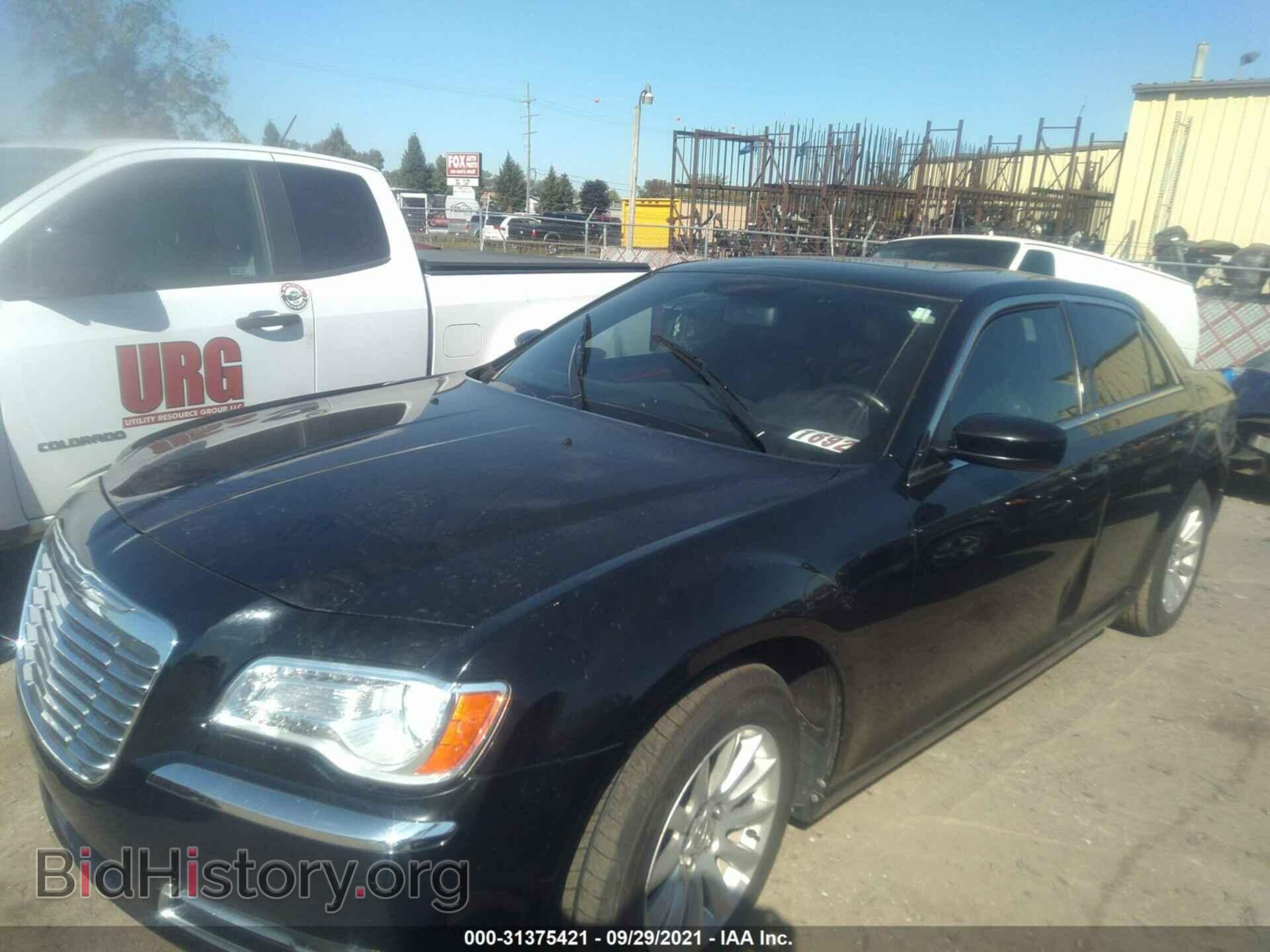 2013 CHRYSLER 300 - VIN: 2C3CCAAG0DH551234 - Фото 2