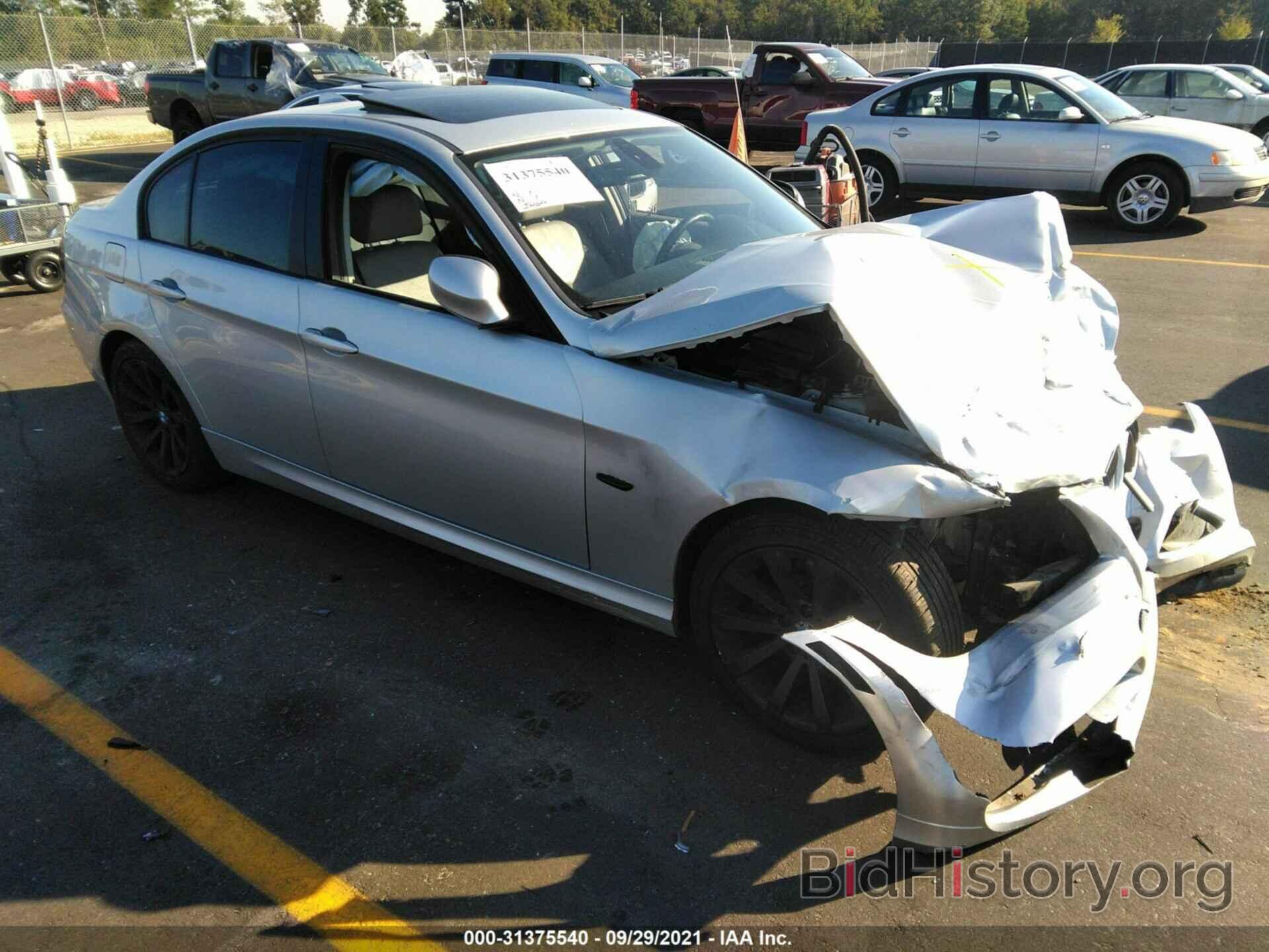 Фотография WBAPH7C56BE131301 - BMW 3 SERIES 2011