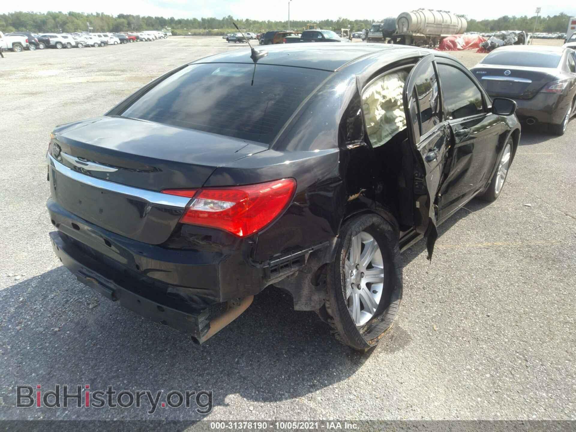 2013 CHRYSLER 200 - VIN: 1C3CCBBB2DN688742 - Фото 4