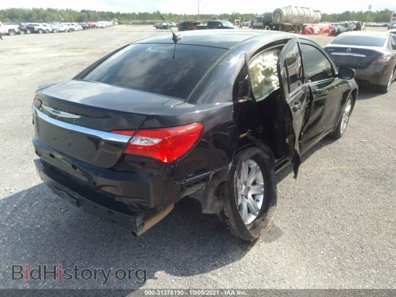 2013 Chrysler 200 (VIN 1C3CCBBB2DN688742) — фото 4 из 12