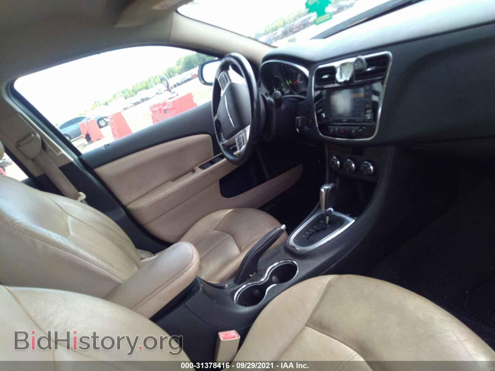 2012 CHRYSLER 200 - VIN: 1C3CCBCG3CN253950 - Фото 5