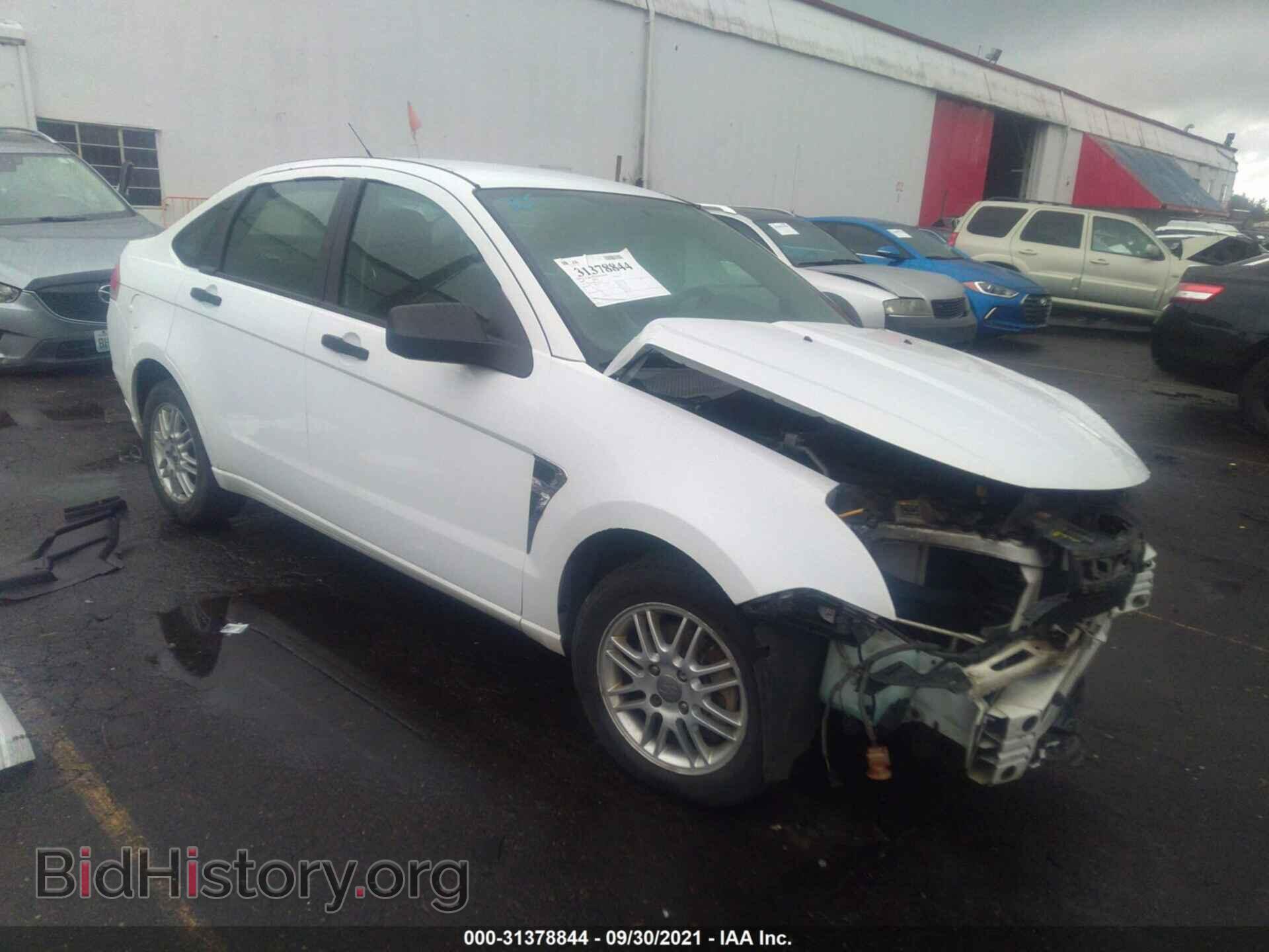 Photo 1FAHP35N88W147542 - FORD FOCUS 2008