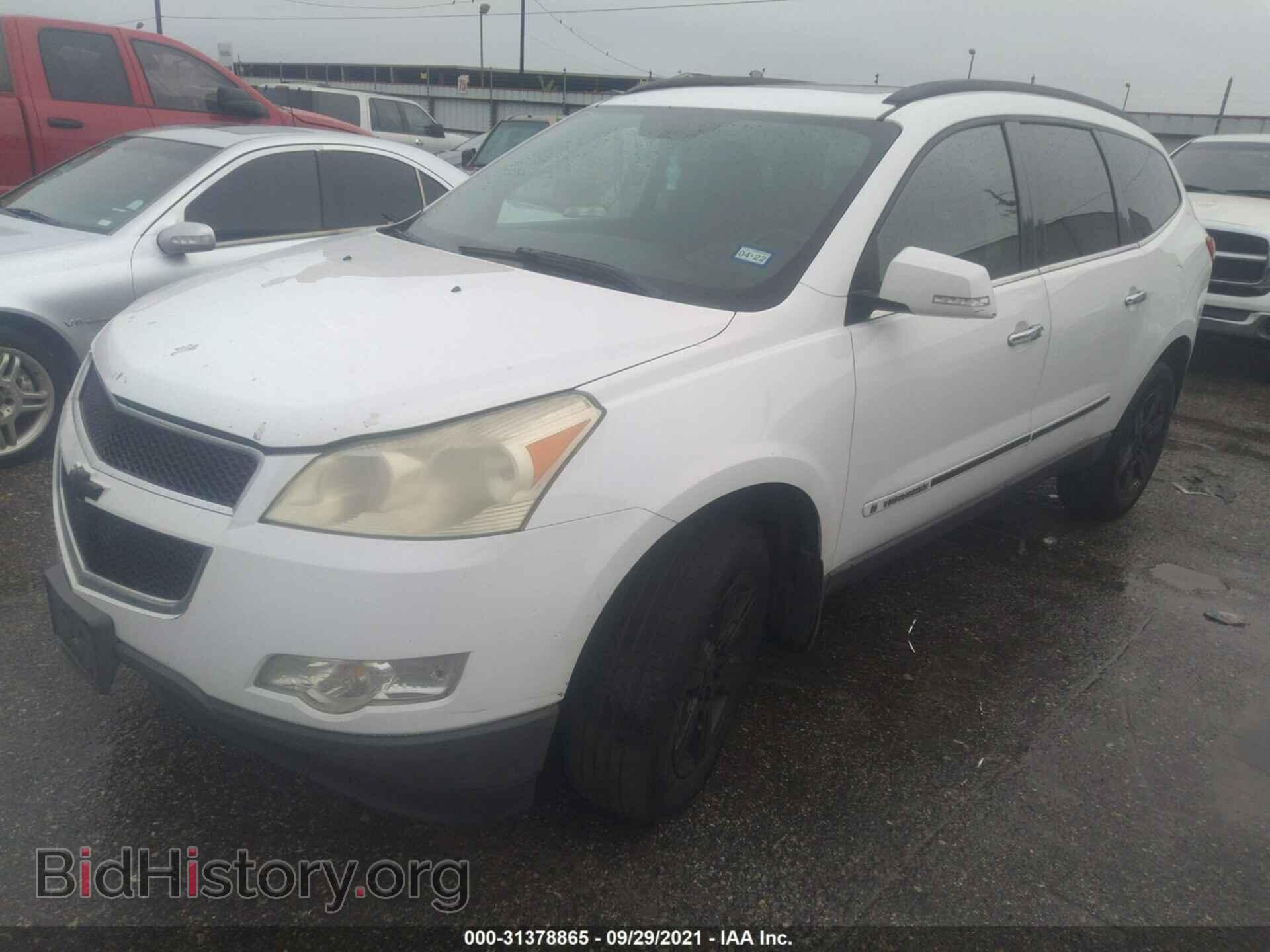 2009 CHEVROLET TRAVERSE - VIN: 1GNER23D59S182003 - Фото 2