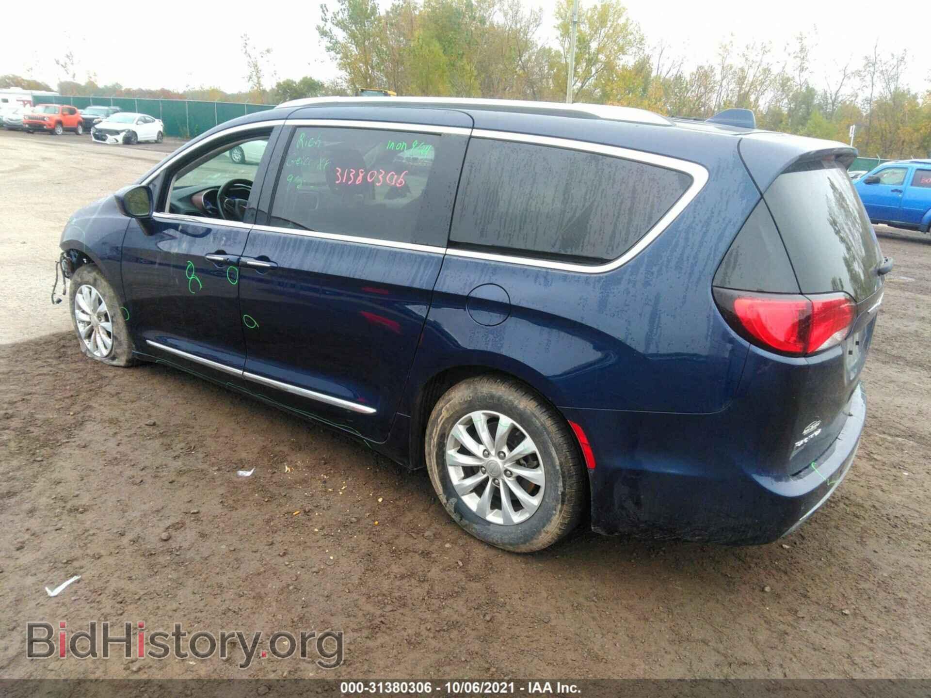 2018 CHRYSLER PACIFICA - VIN: 2C4RC1BG9JR131322 - Фото 3