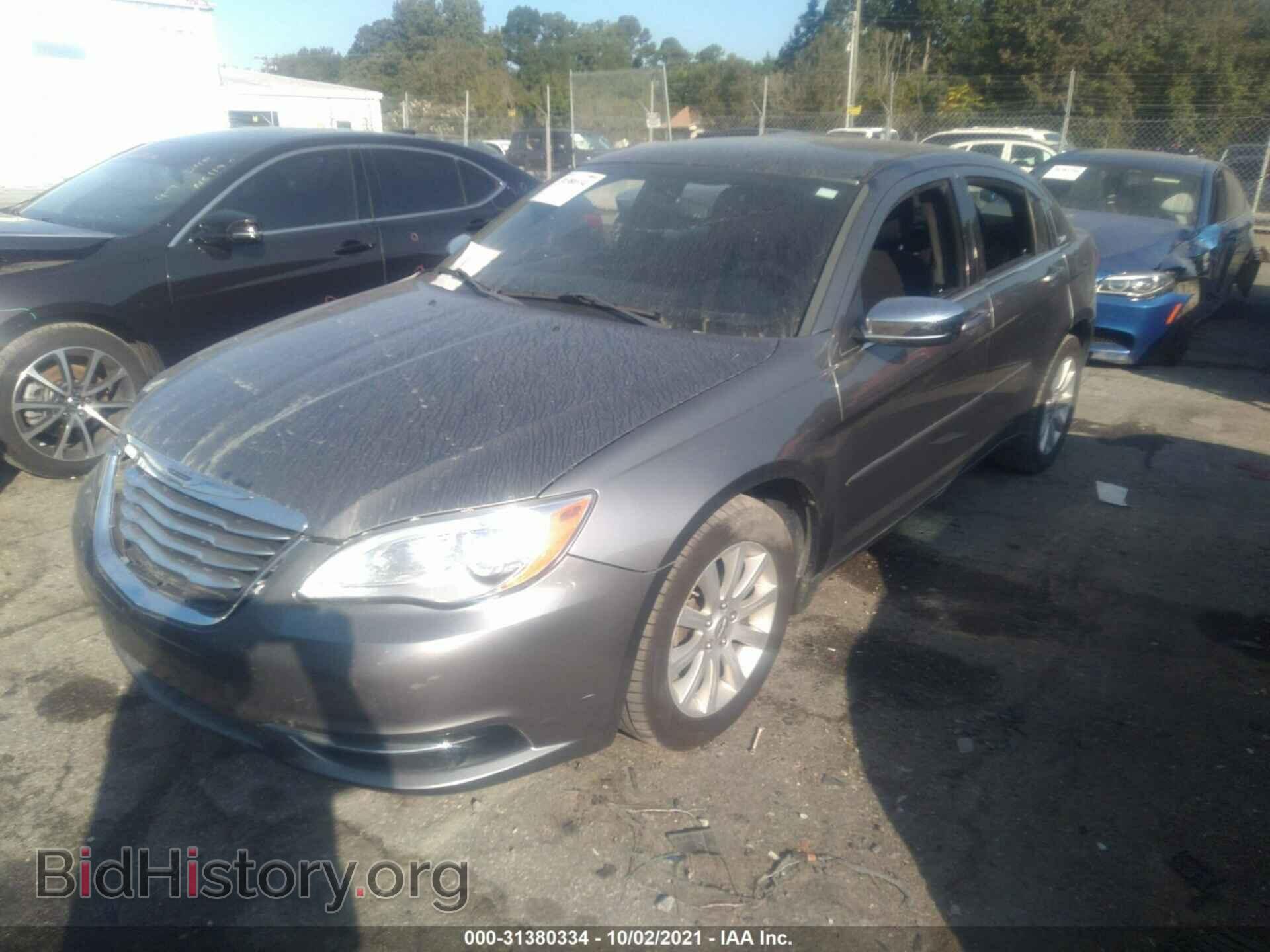 2013 CHRYSLER 200 - VIN: 1C3CCBBB0DN714383 - Фото 2