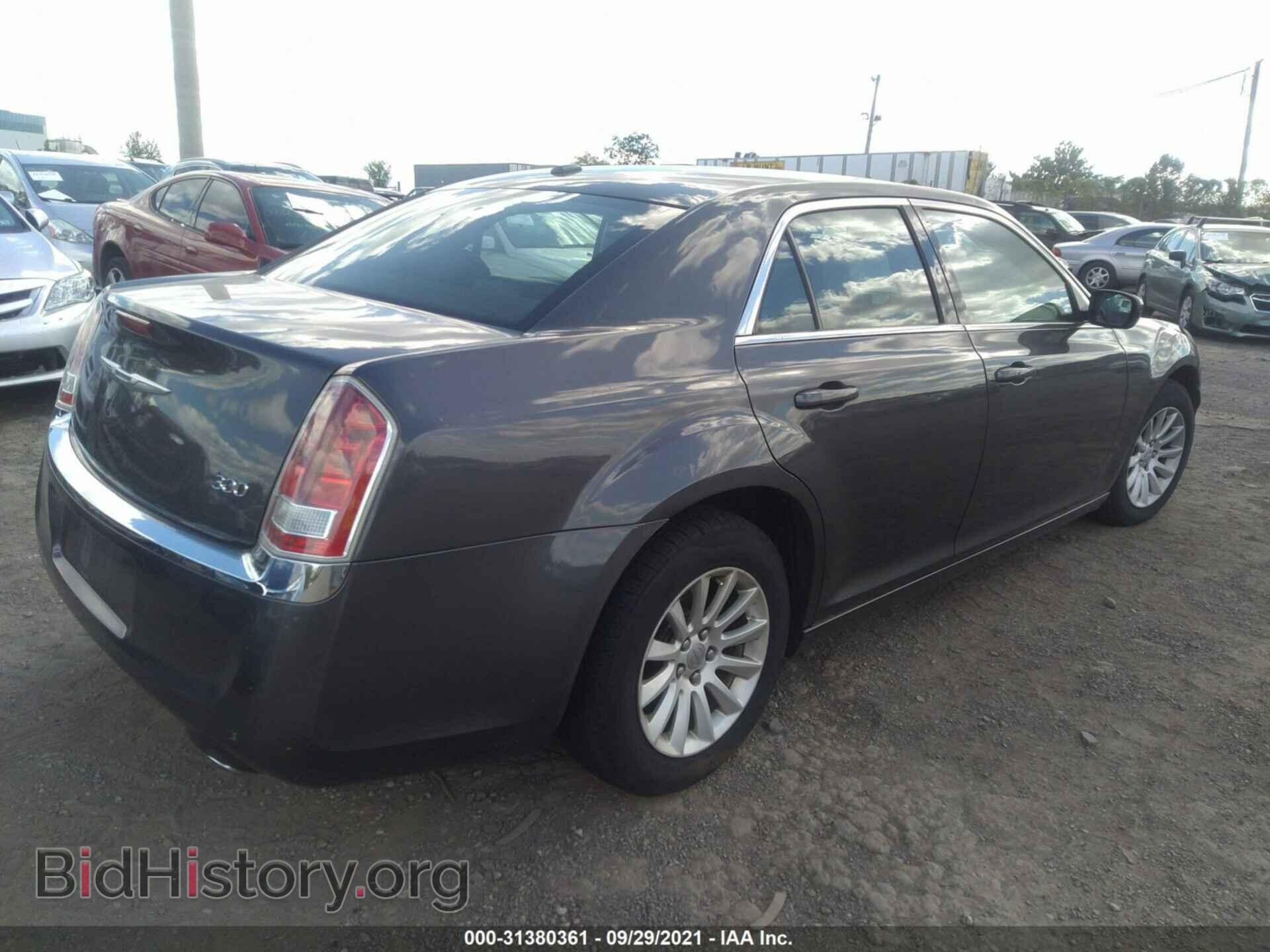 2013 CHRYSLER 300 - VIN: 2C3CCAAG5DH626915 - Фото 4