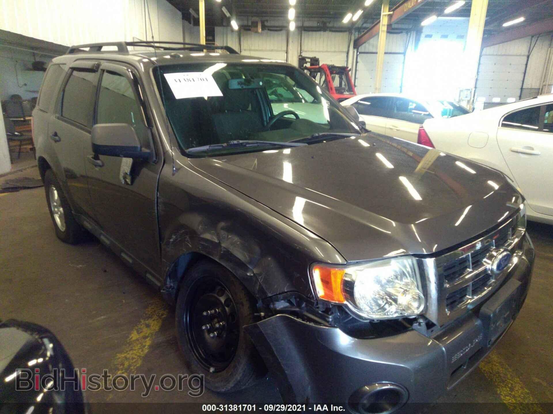 Фотография 1FMCU0D78BKA63634 - FORD ESCAPE 2011