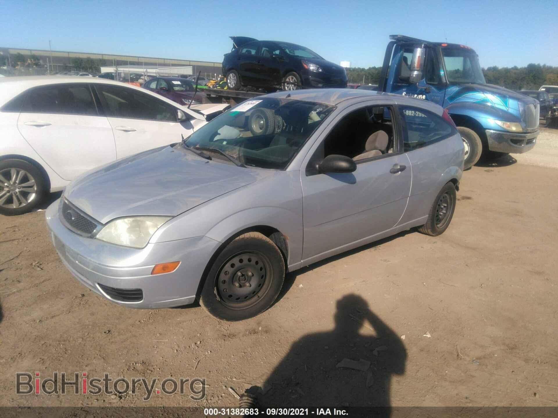 2007 FORD FOCUS - VIN: 1FAFP31N57W287110 - Фото 2