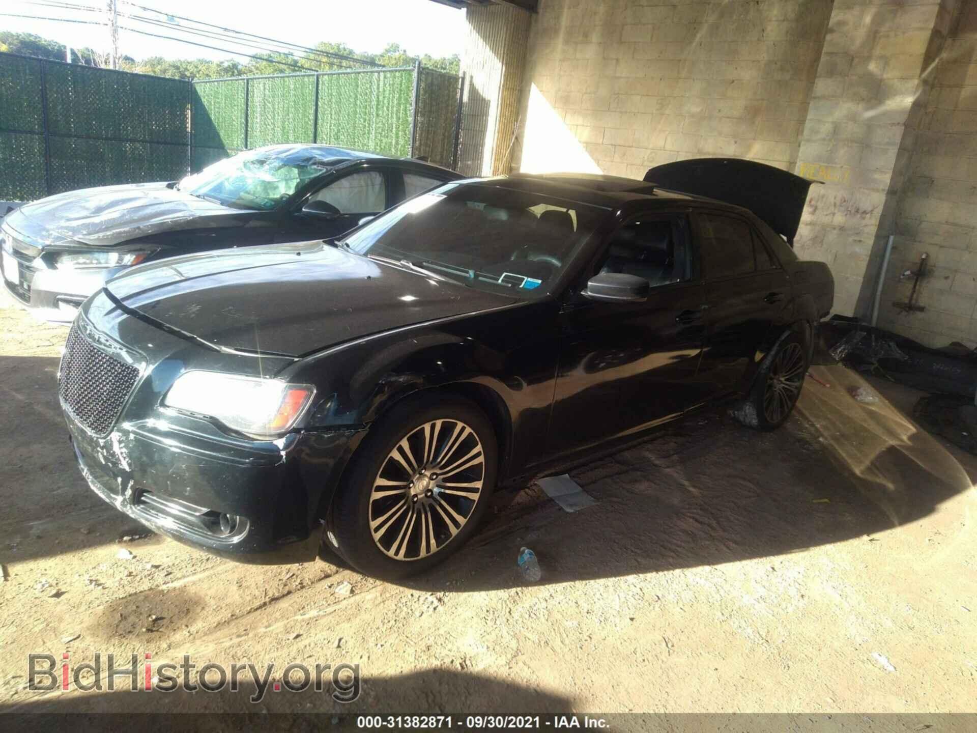 2012 CHRYSLER 300 - VIN: 2C3CCABG2CH129785 - Photo 2