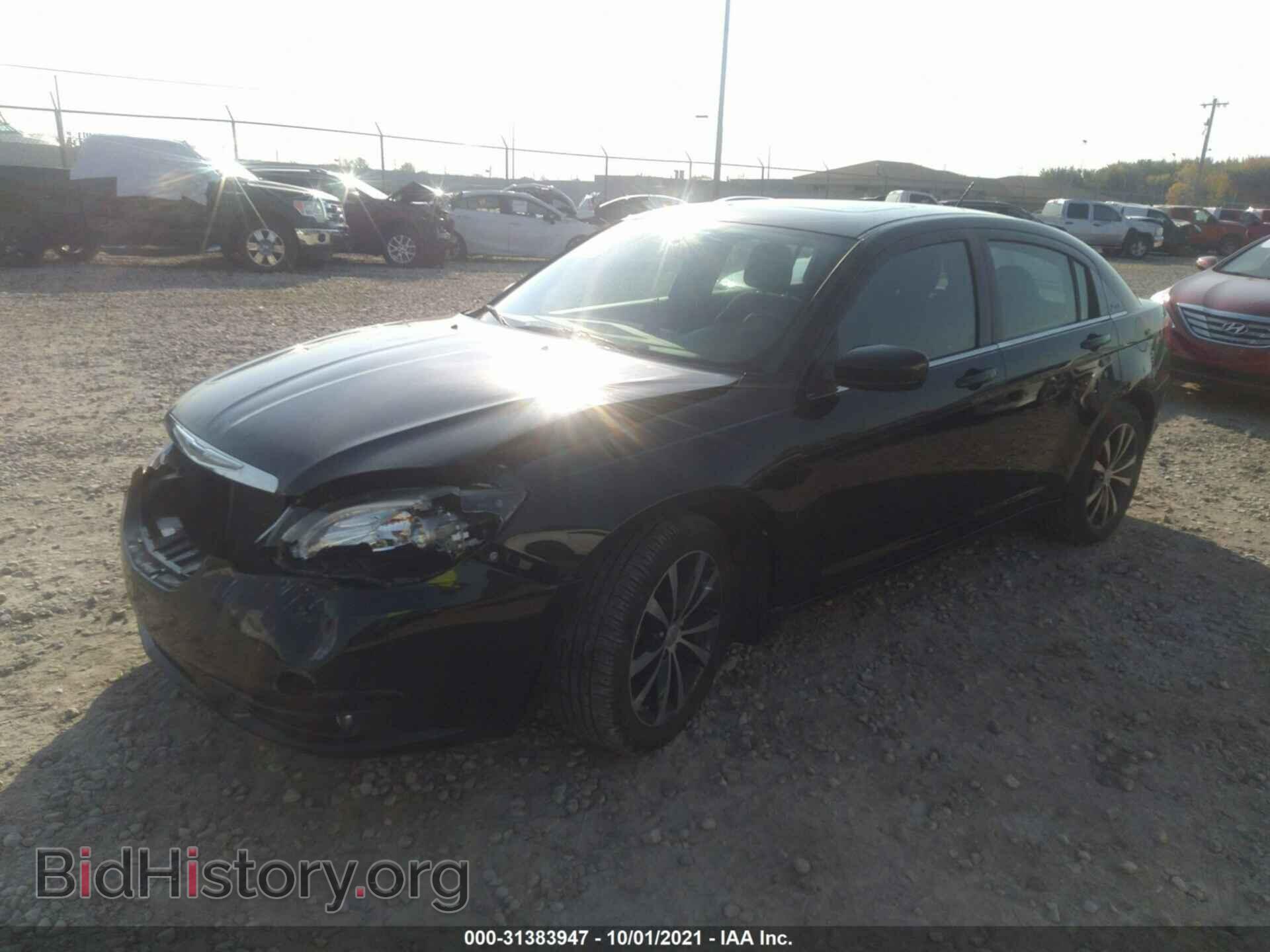 2013 CHRYSLER 200 - VIN: 1C3CCBBG7DN751796 - Фото 2