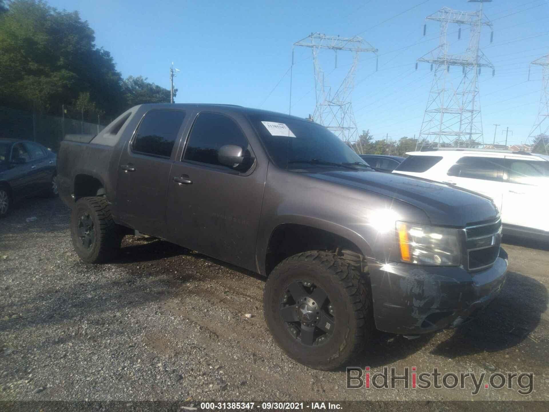 Photo 3GNVKEE06AG178361 - CHEVROLET AVALANCHE 2010