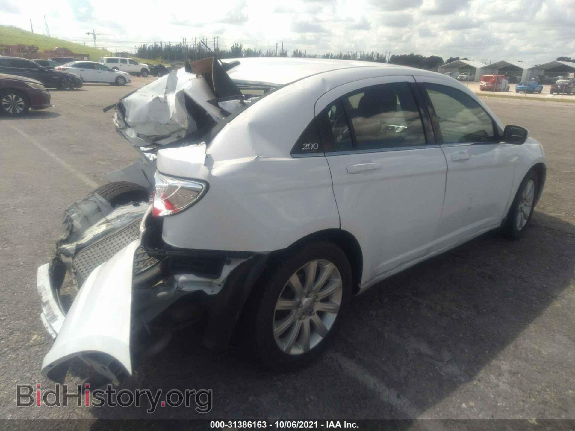 2012 CHRYSLER 200 - VIN: 1C3CCBAB1CN172209 - Фото 4