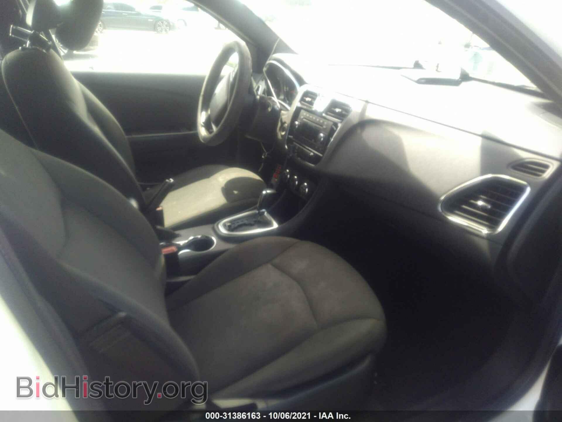 2012 CHRYSLER 200 - VIN: 1C3CCBAB1CN172209 - Фото 5
