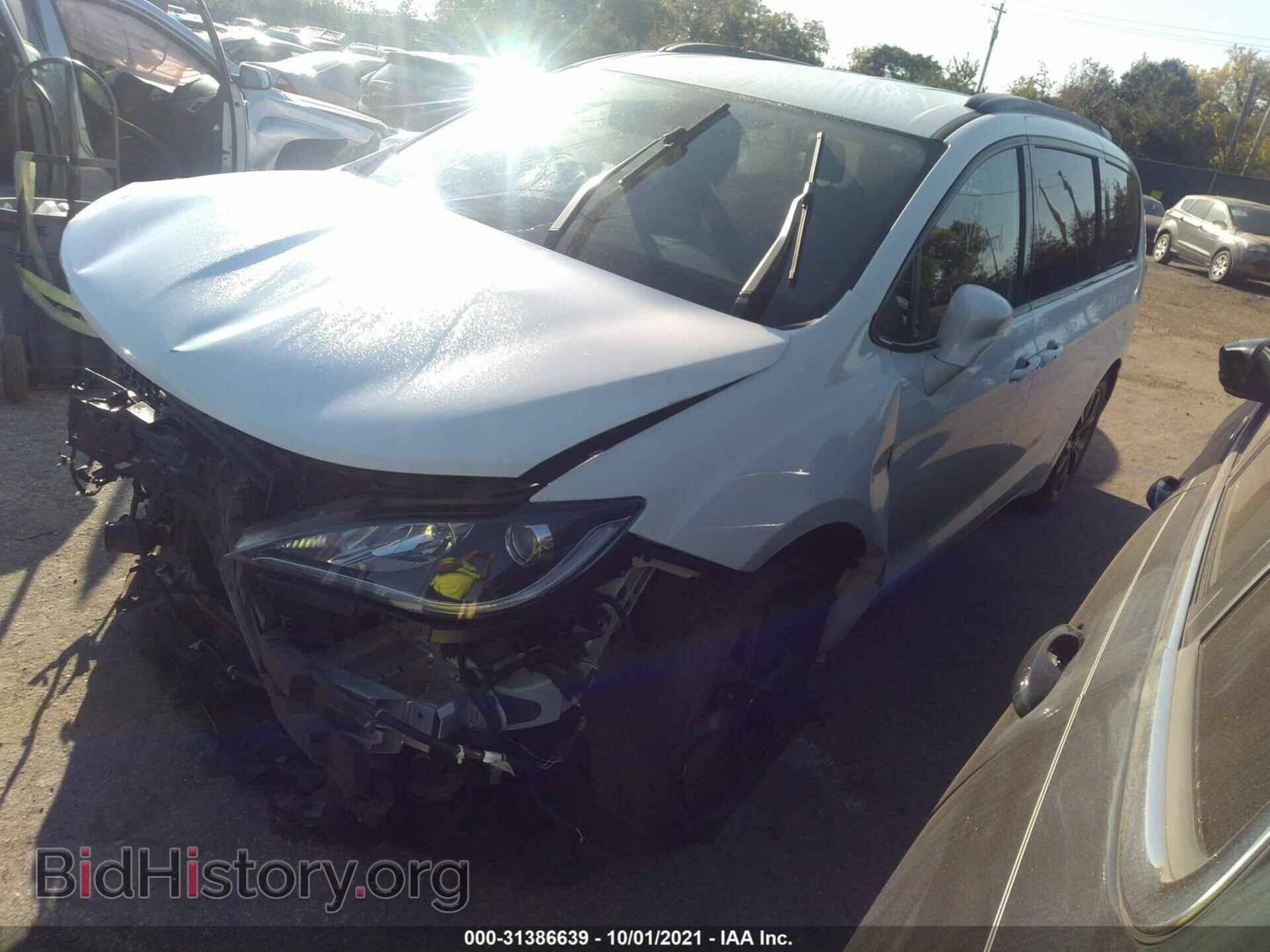 2019 CHRYSLER PACIFICA - VIN: 2C4RC1EGXKR609745 - Фото 2