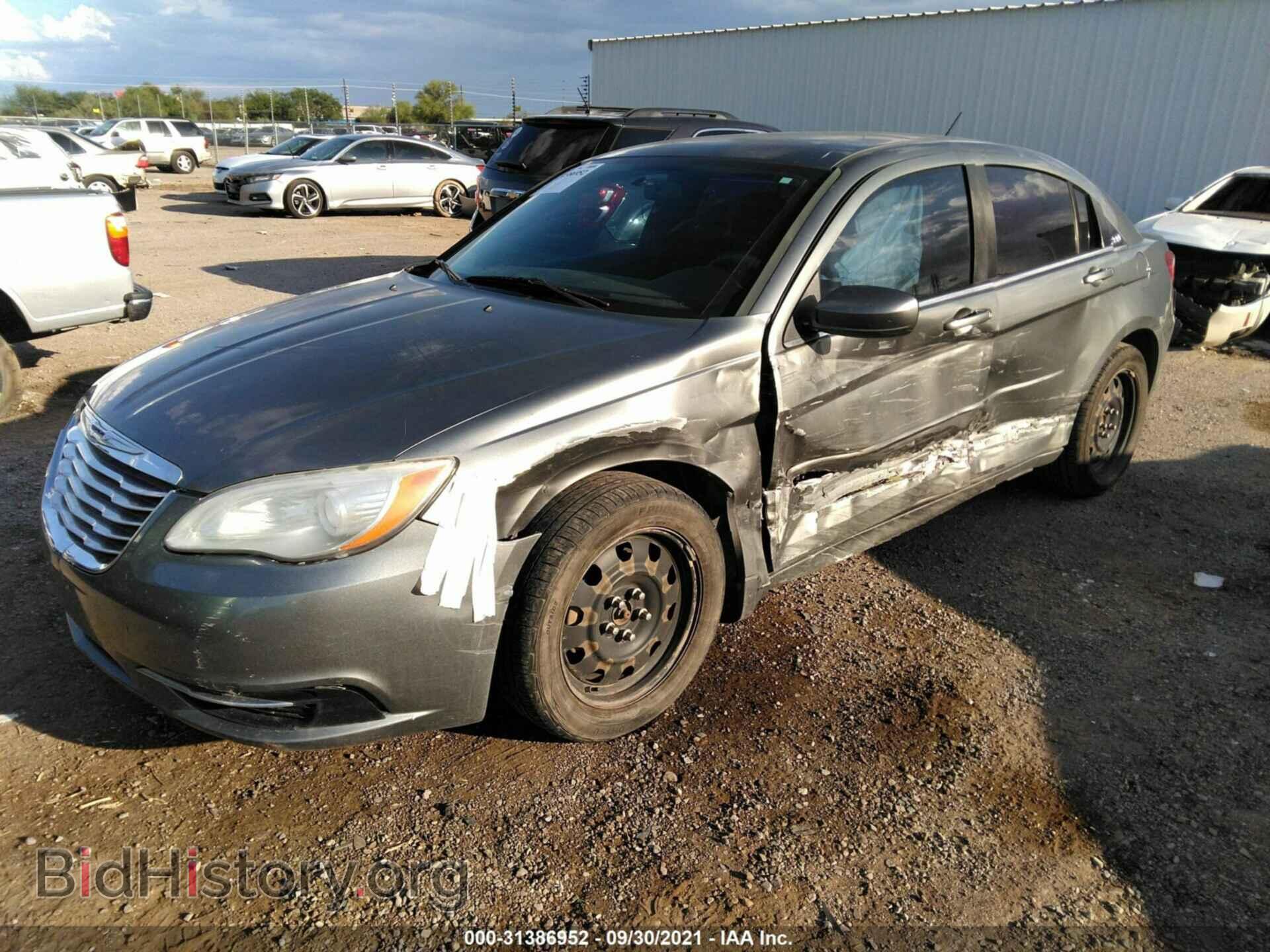 2013 CHRYSLER 200 - VIN: 1C3CCBAB8DN604697 - Фото 2