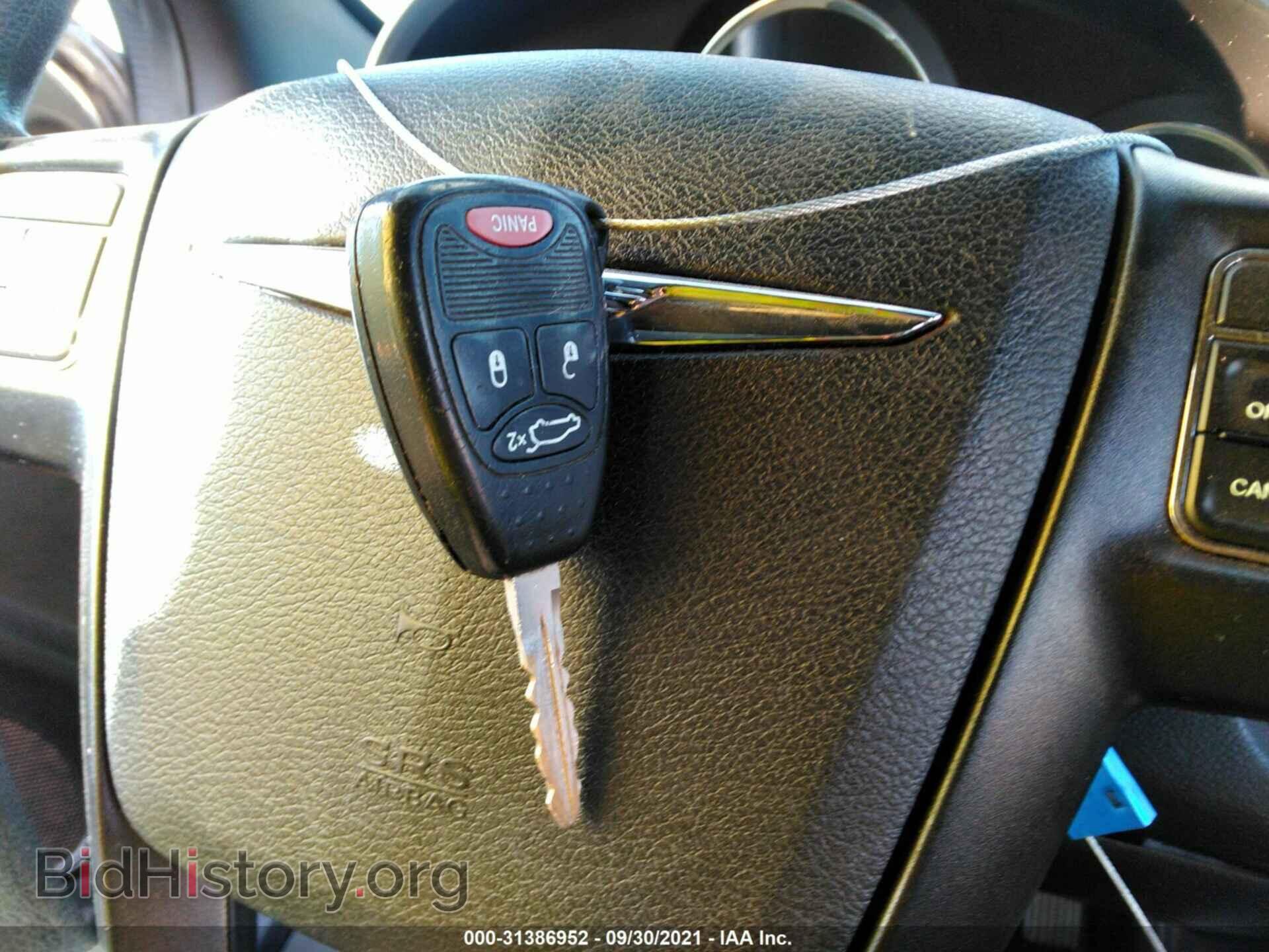 2013 CHRYSLER 200 - VIN: 1C3CCBAB8DN604697 - Фото 11
