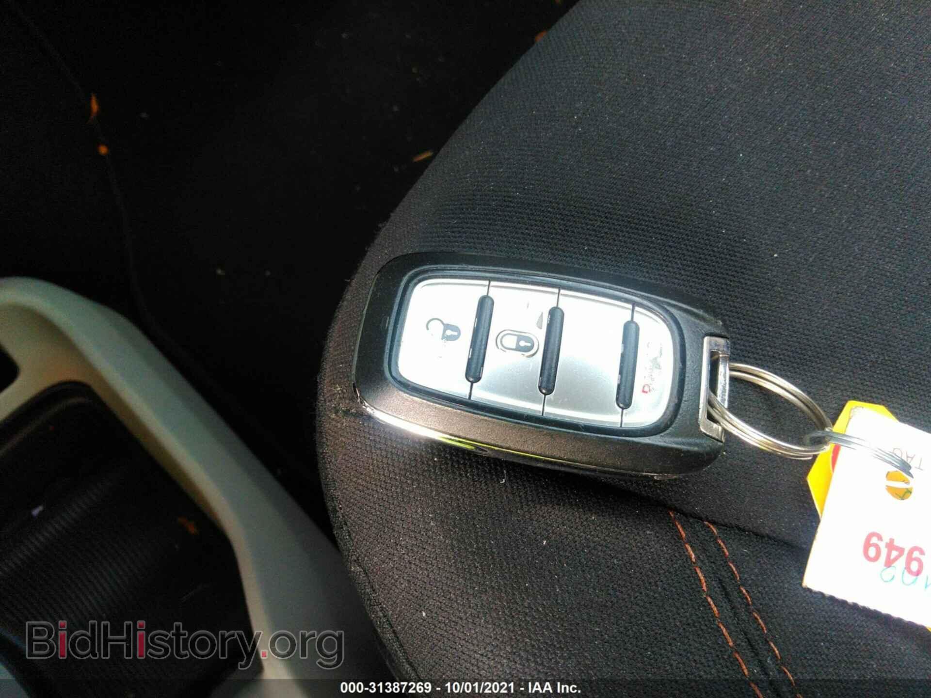 2017 CHRYSLER PACIFICA - VIN: 2C4RC1CG0HR648047 - Фото 10