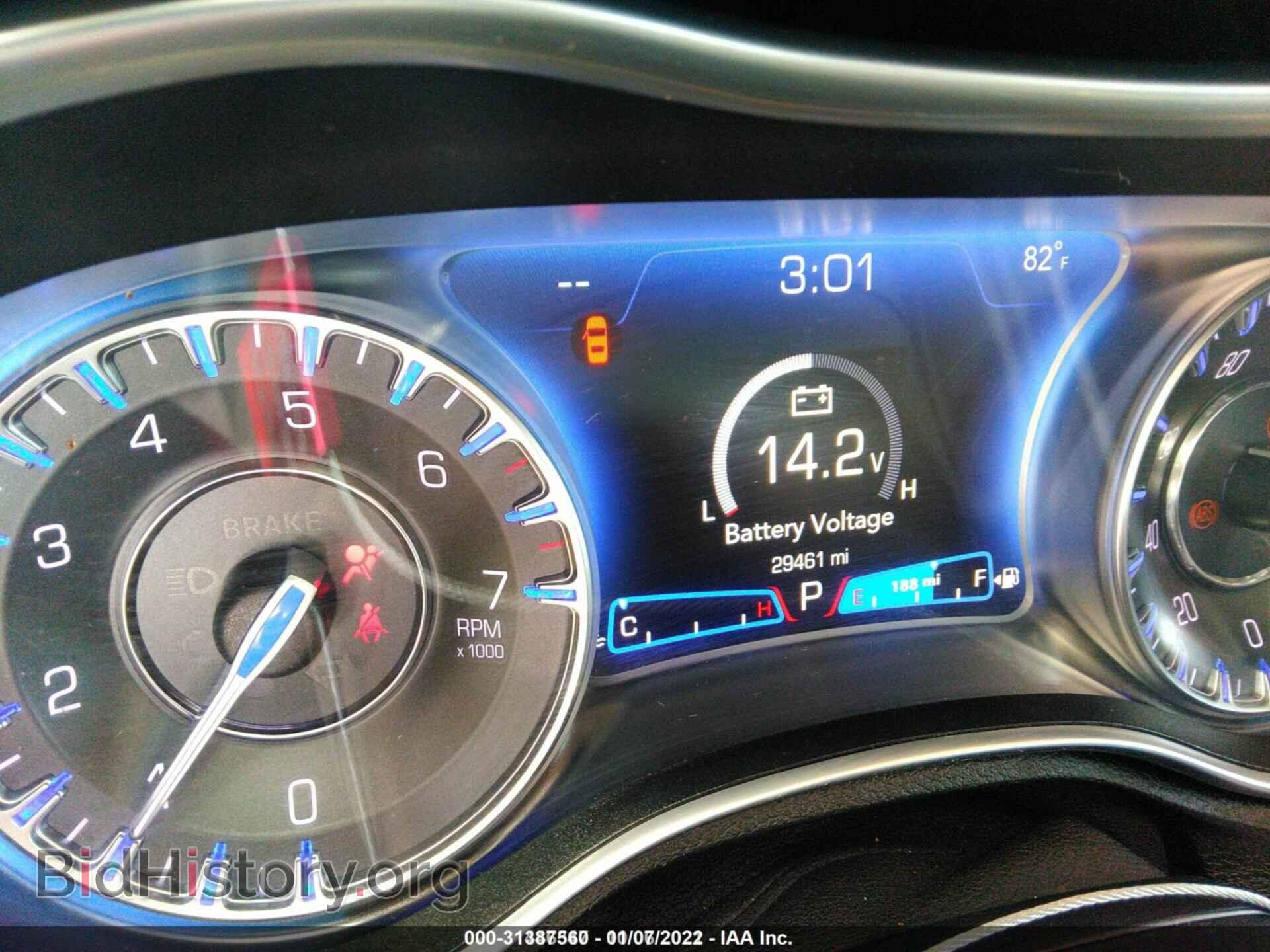 2019 CHRYSLER 300 - VIN: 2C3CCAAG2KH566380 - Фото 7