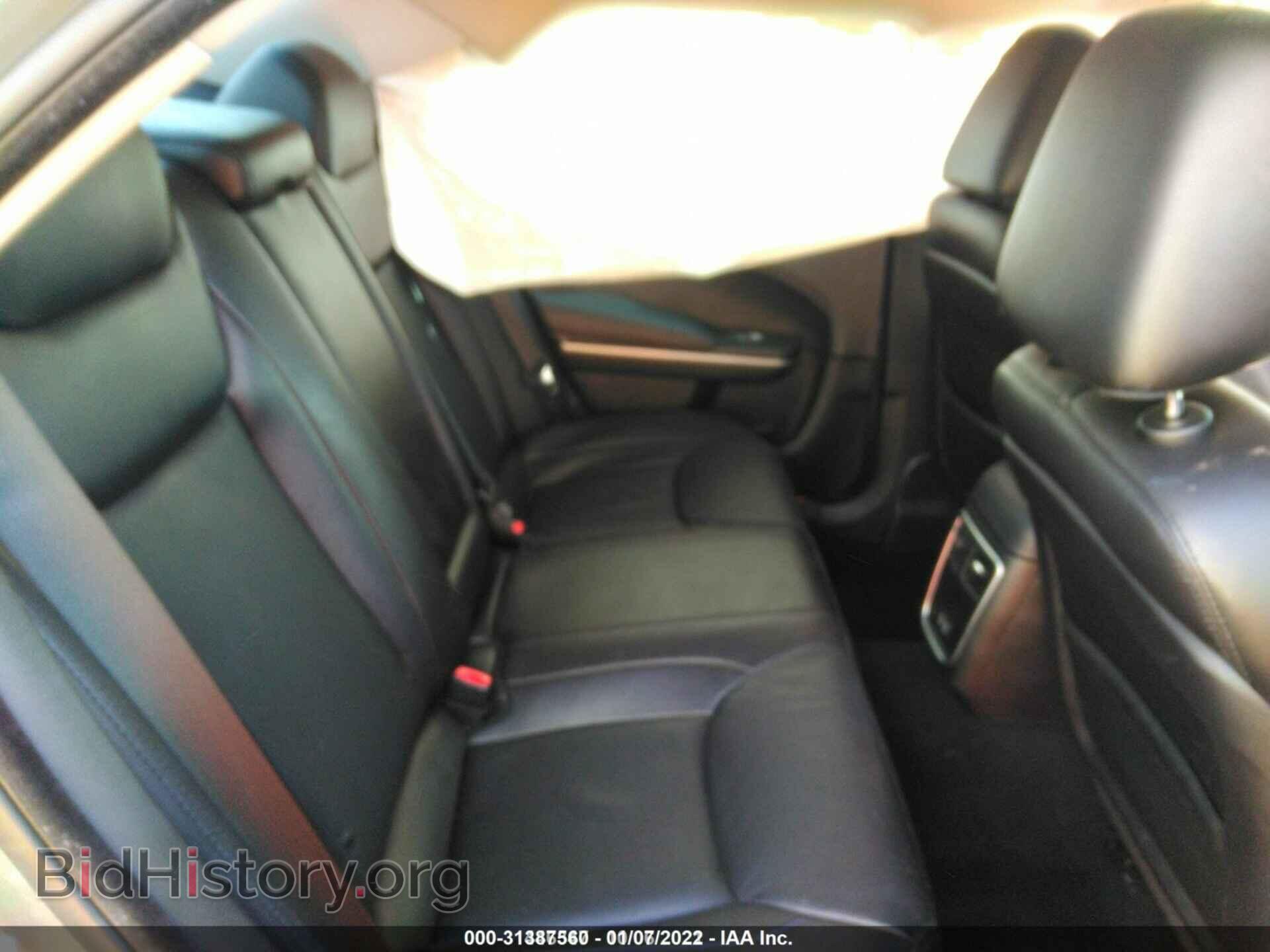 2019 CHRYSLER 300 - VIN: 2C3CCAAG2KH566380 - Фото 8