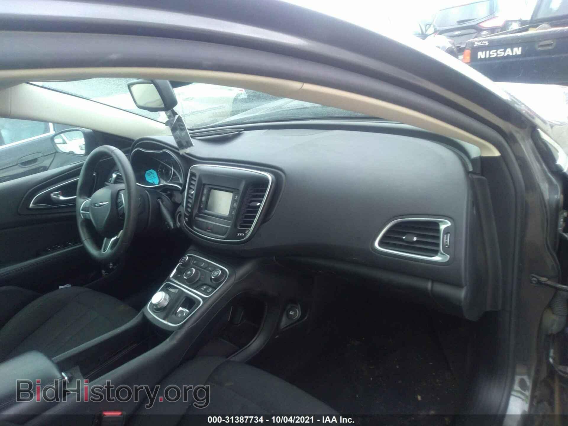 2016 CHRYSLER 200 - VIN: 1C3CCCFB8GN174124 - Photo 5