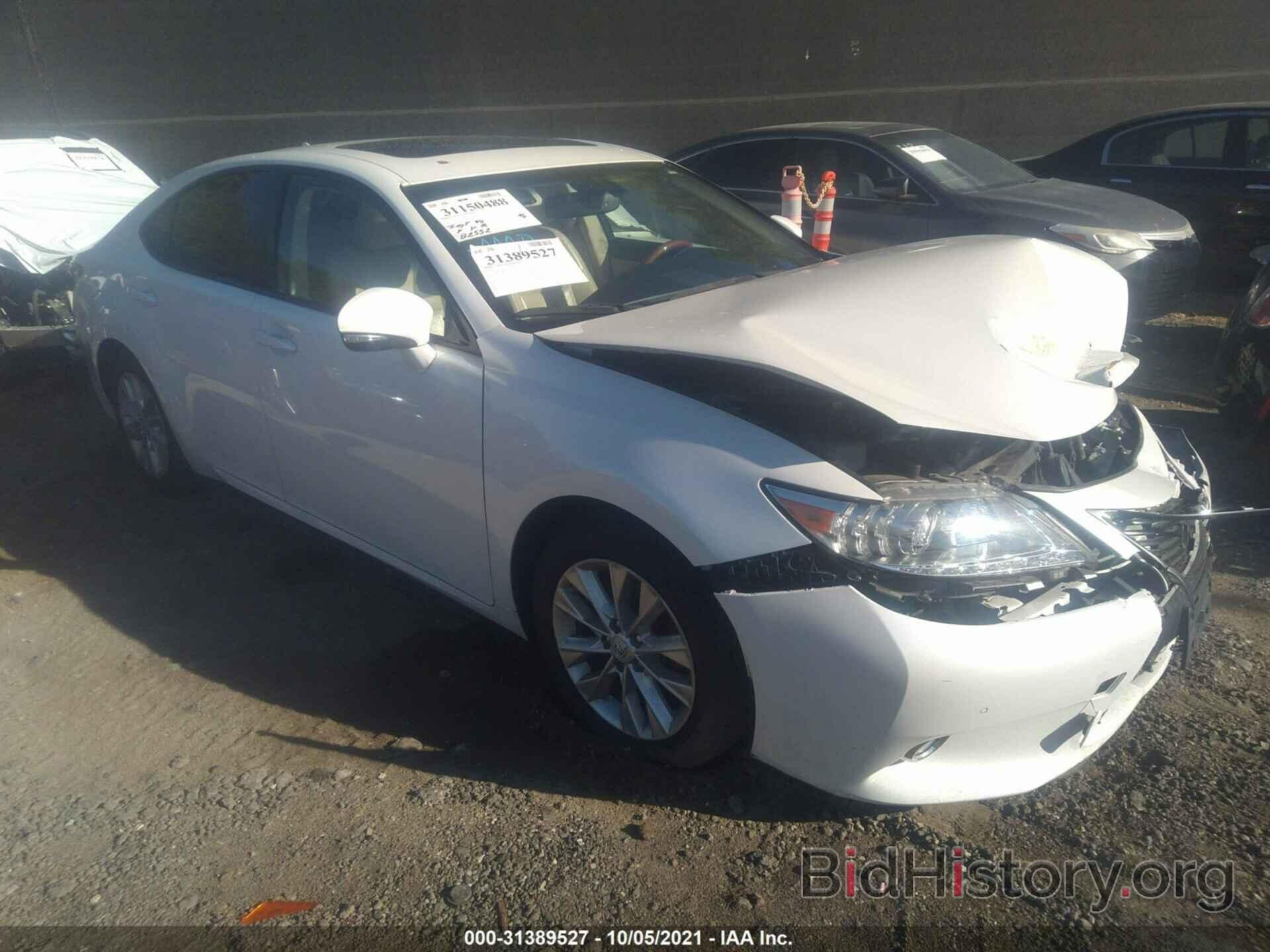 Photo JTHBW1GG6D2027504 - LEXUS ES 300H 2013