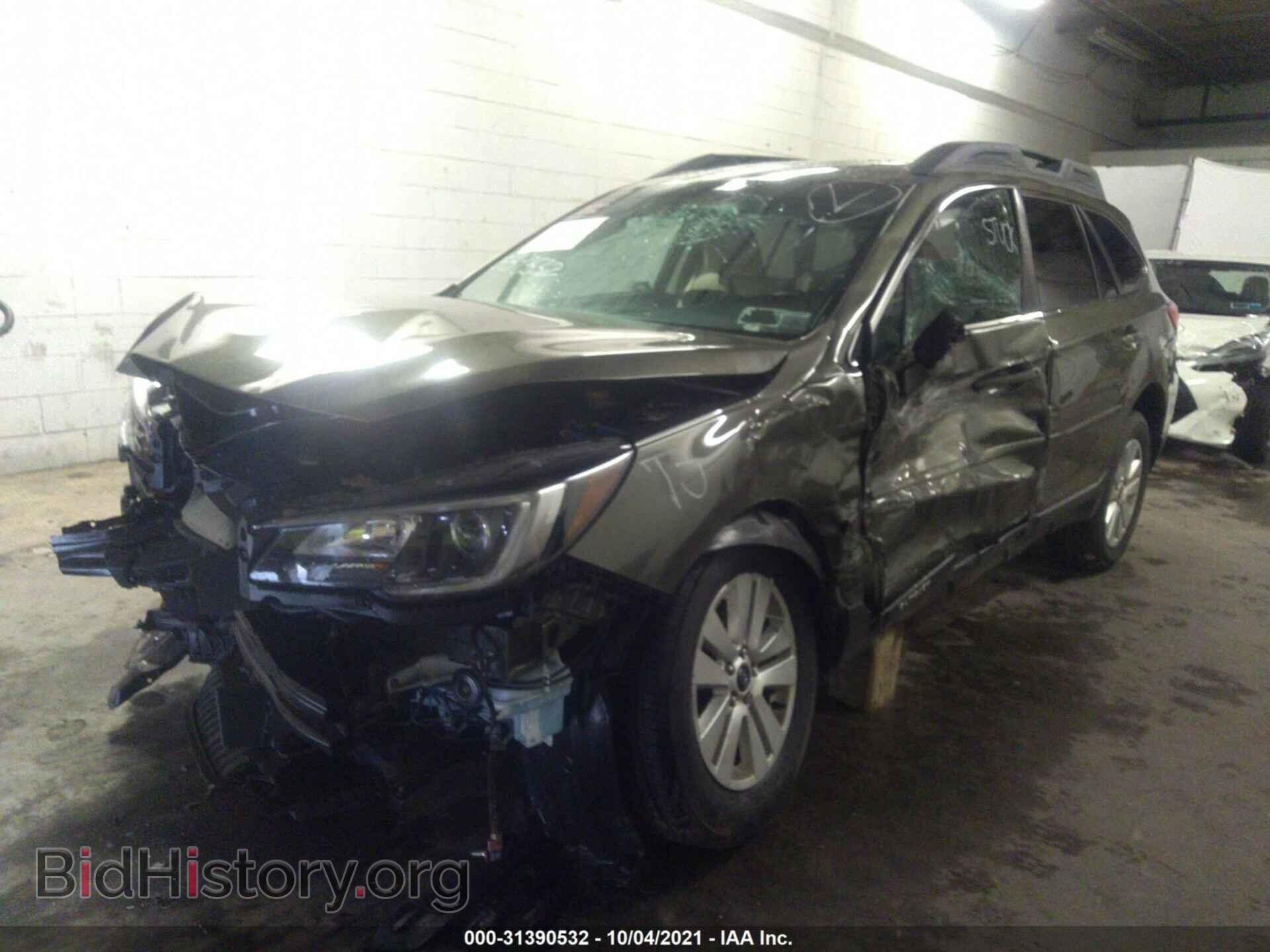 2018 SUBARU OUTBACK - VIN: 4S4BSADC8J3219720 - Фото 2