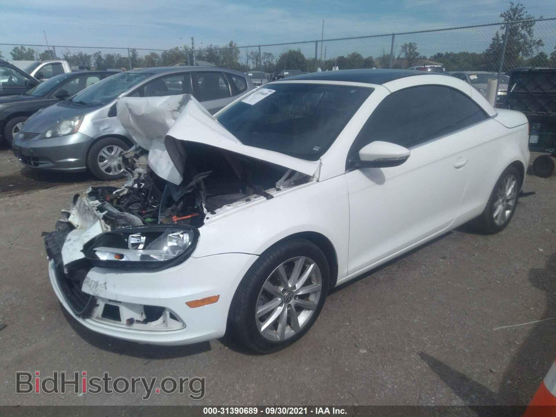2012 VOLKSWAGEN EOS - VIN: WVWBW7AH6CV004811 - Фото 2