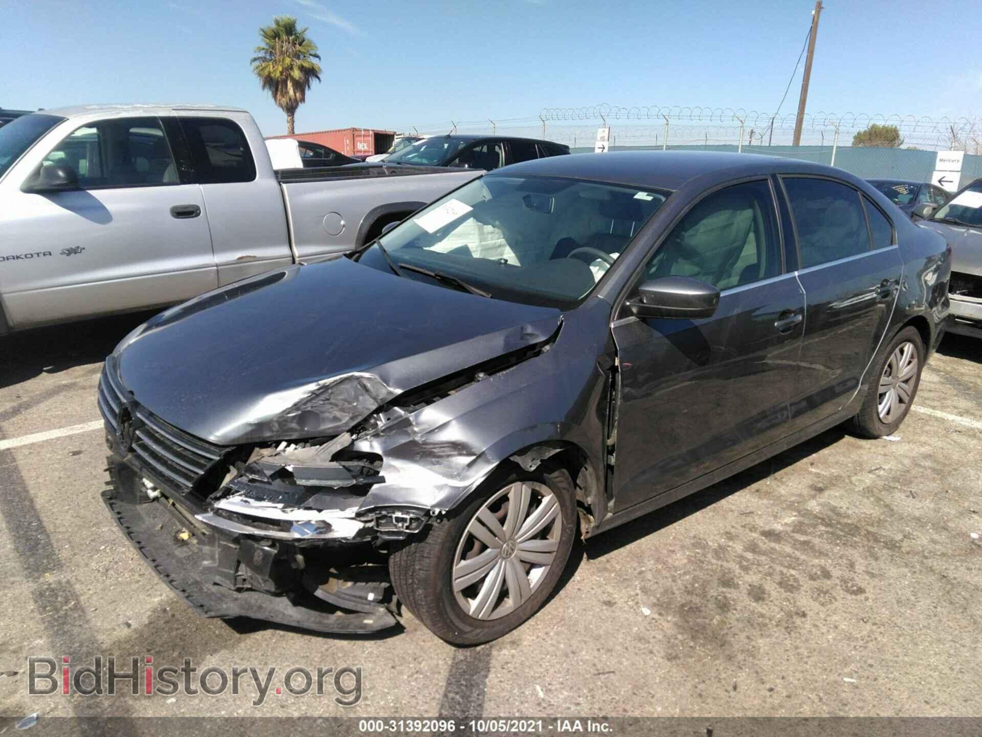 2017 VOLKSWAGEN JETTA - VIN: 3VW2B7AJ0HM301215 - Фото 2